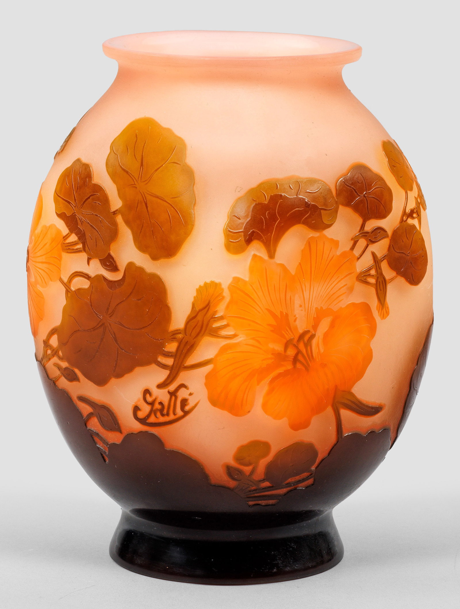 Gallé-Ziervase mit Kapuzinerkresse-Dekor (1 of 1)