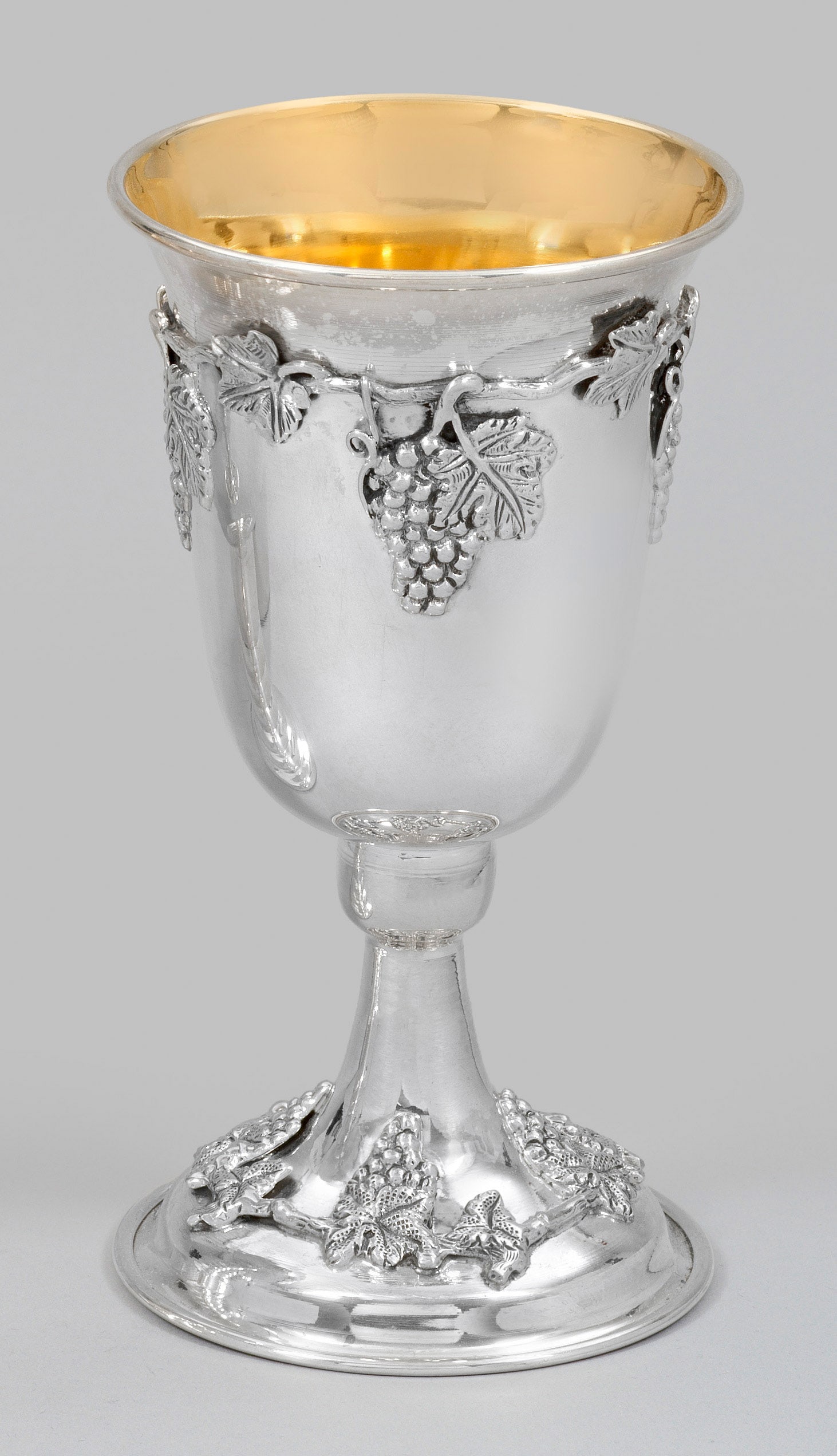 Weinpokal mit Traubendekor (1 of 1)