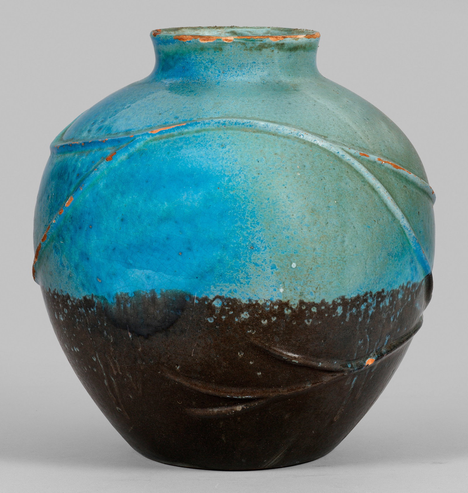 Vase mit Reliefzweigen (1 of 1)