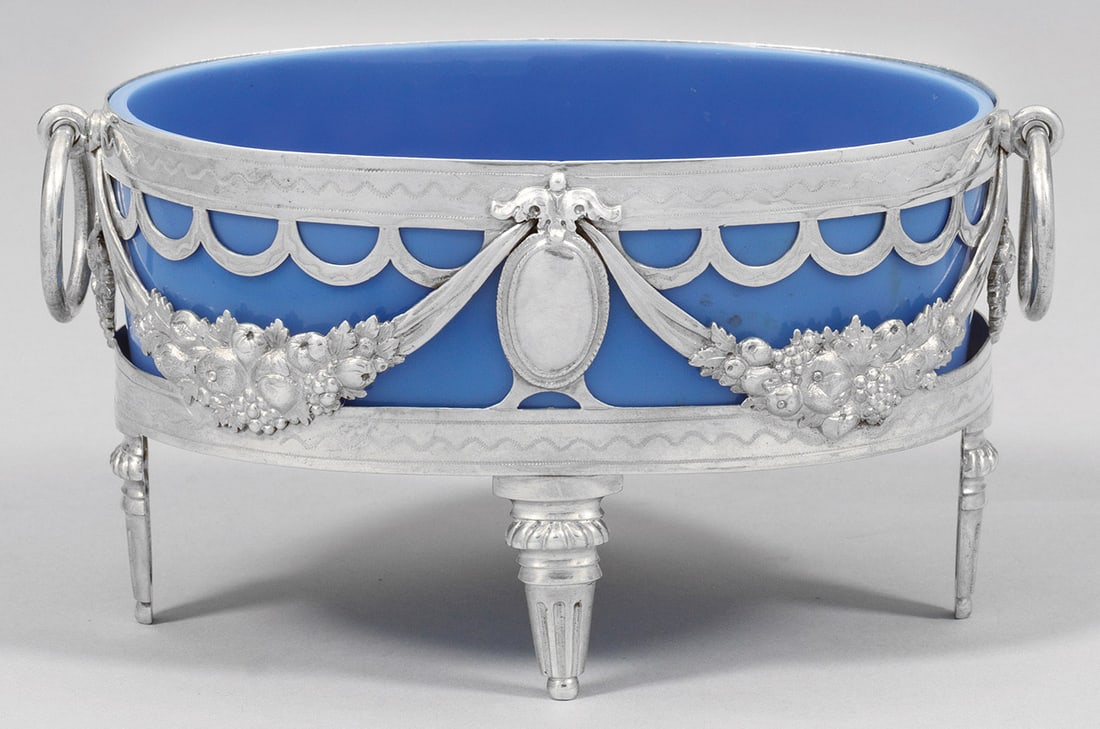 Außergewöhnliche Empire-Konfektschale (1 of 1)