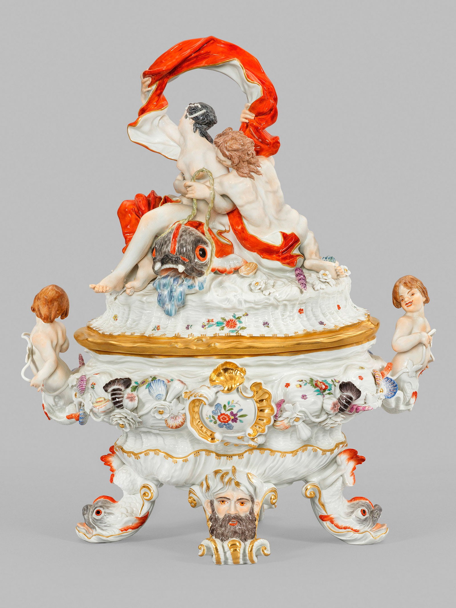 Große prachtvolle Meissen Deckelterrine mit Acis und Galatea (1 of 2)