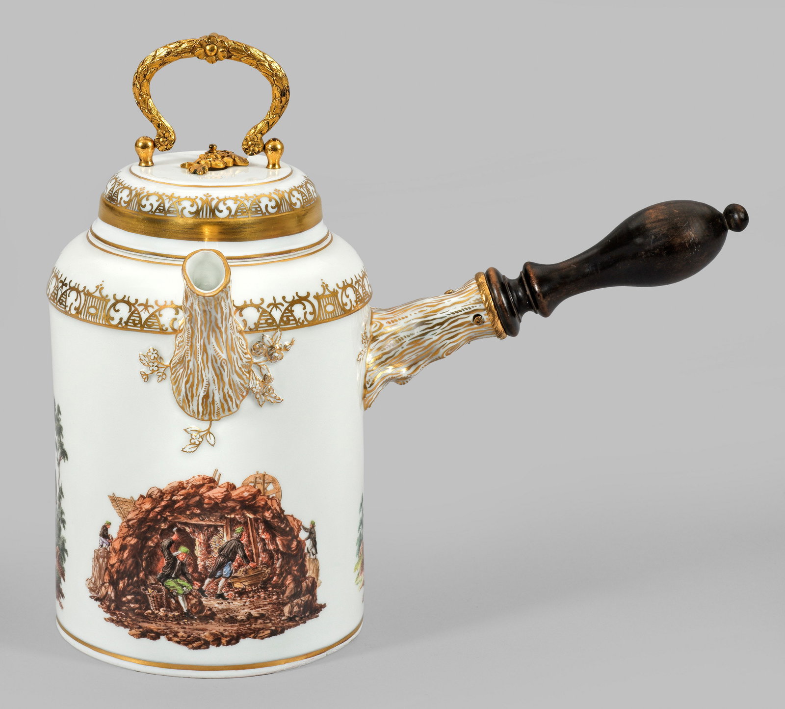 Schokoladenkanne mit Bergmannsdekor und seltener Darstellung "Untertage" (1 of 4)