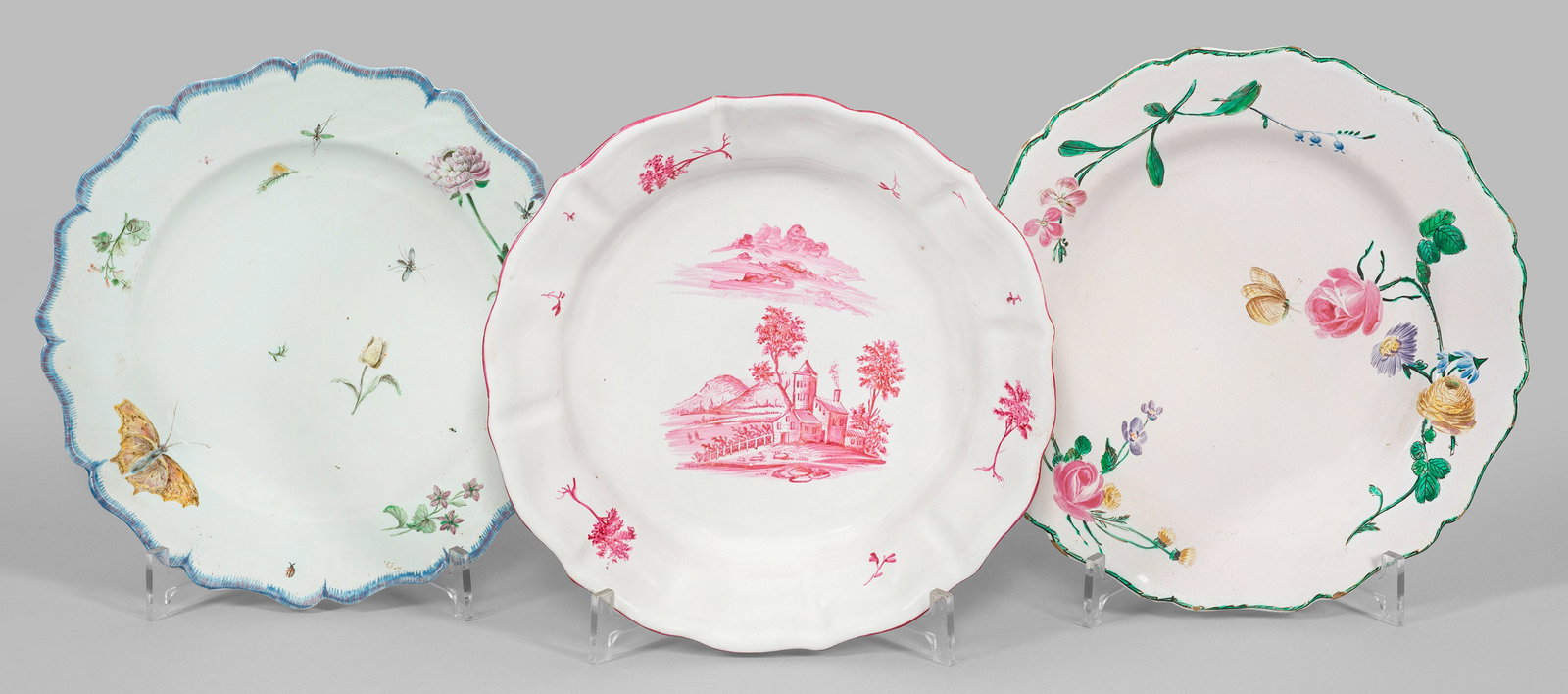 Drei Fayence-Teller mit Blumen- und Landschaftsdekor (1 of 1)