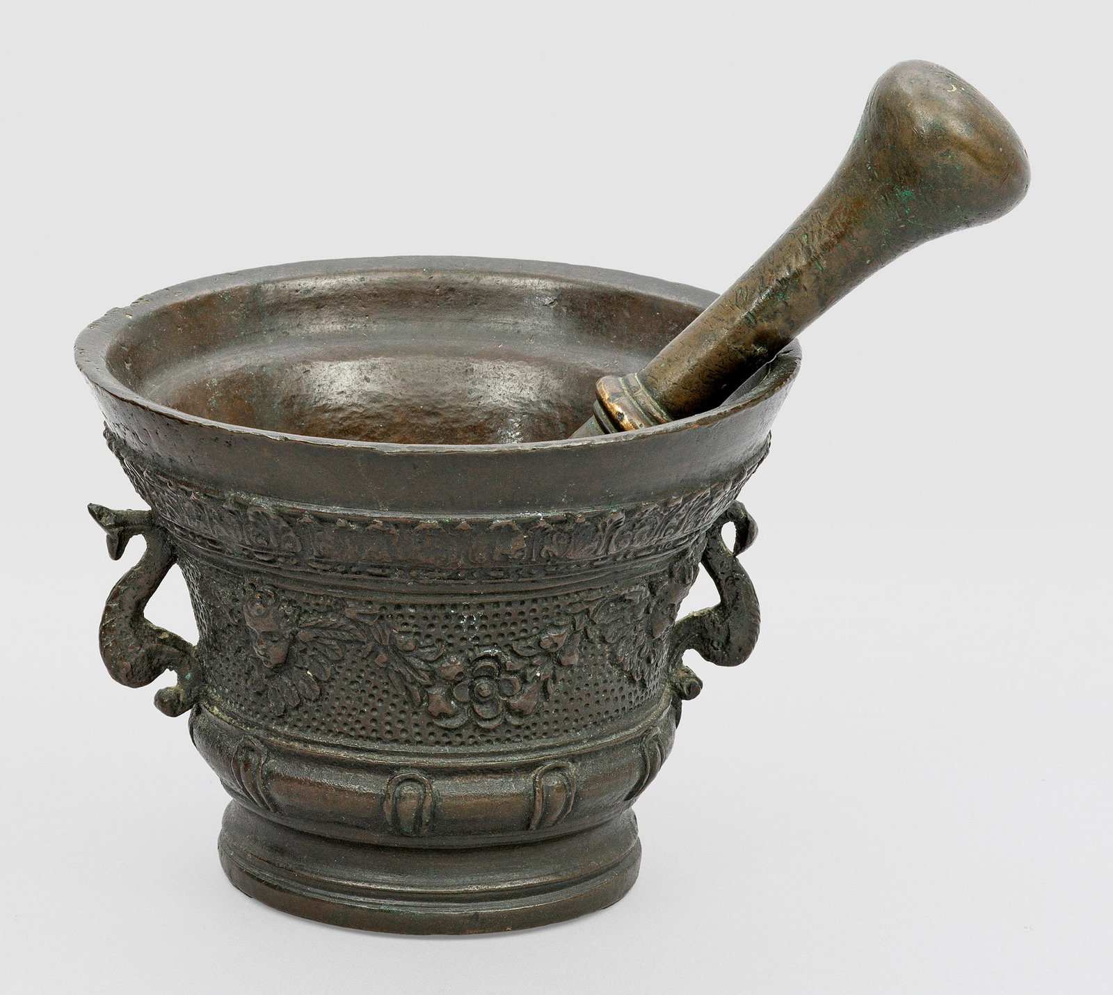 Mörser mit Puttenkopfdekor (1 of 1)