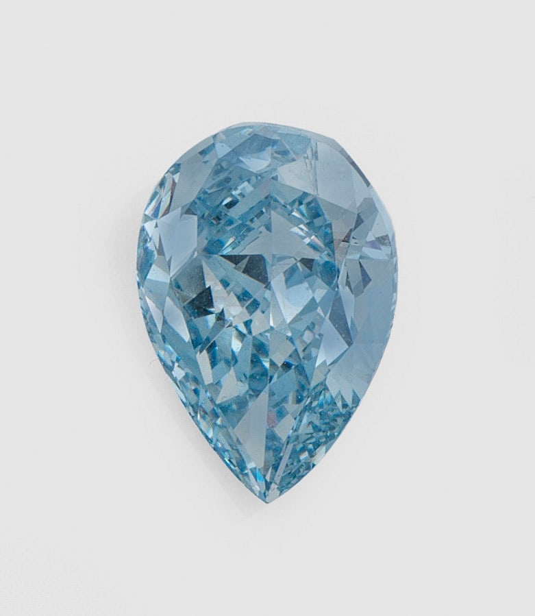 Intense Fancy Blue Diamant aus der Cullinan-Mine Südafrika: Ungefasst. HPHT behandelter Fancy Intense Blue Diamant von ca. 2,18 ct. (vvsi). Beiliegend GIA-Expertise Nr. 6147302131. Die Cullinan-Mine, ursprünglich als Premier-Mine bekannt, ist eine Diamantenmi