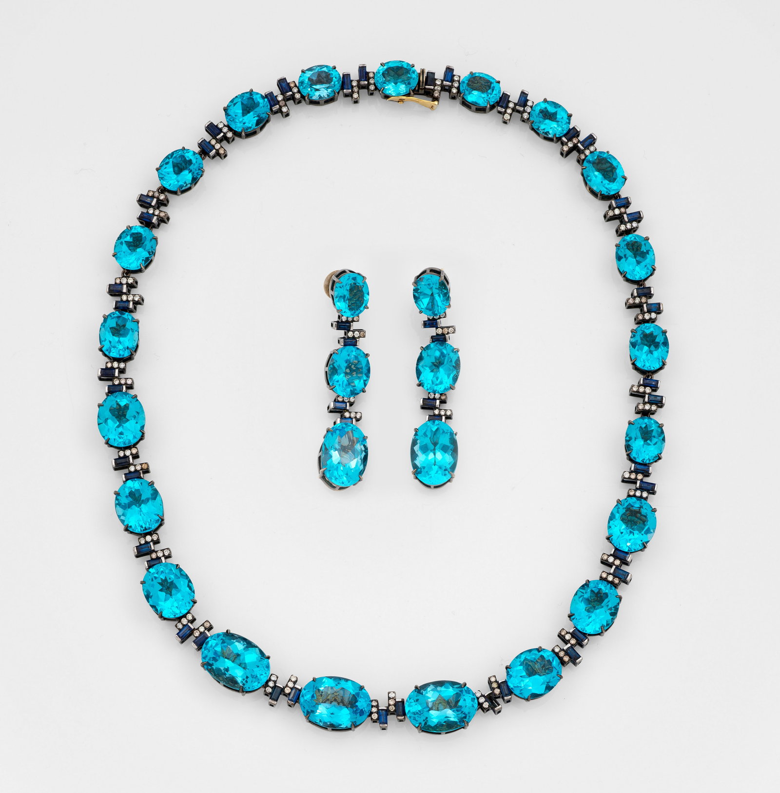 Glamouröses Demi Parure mit Topasen und Saphiren (1 of 2)