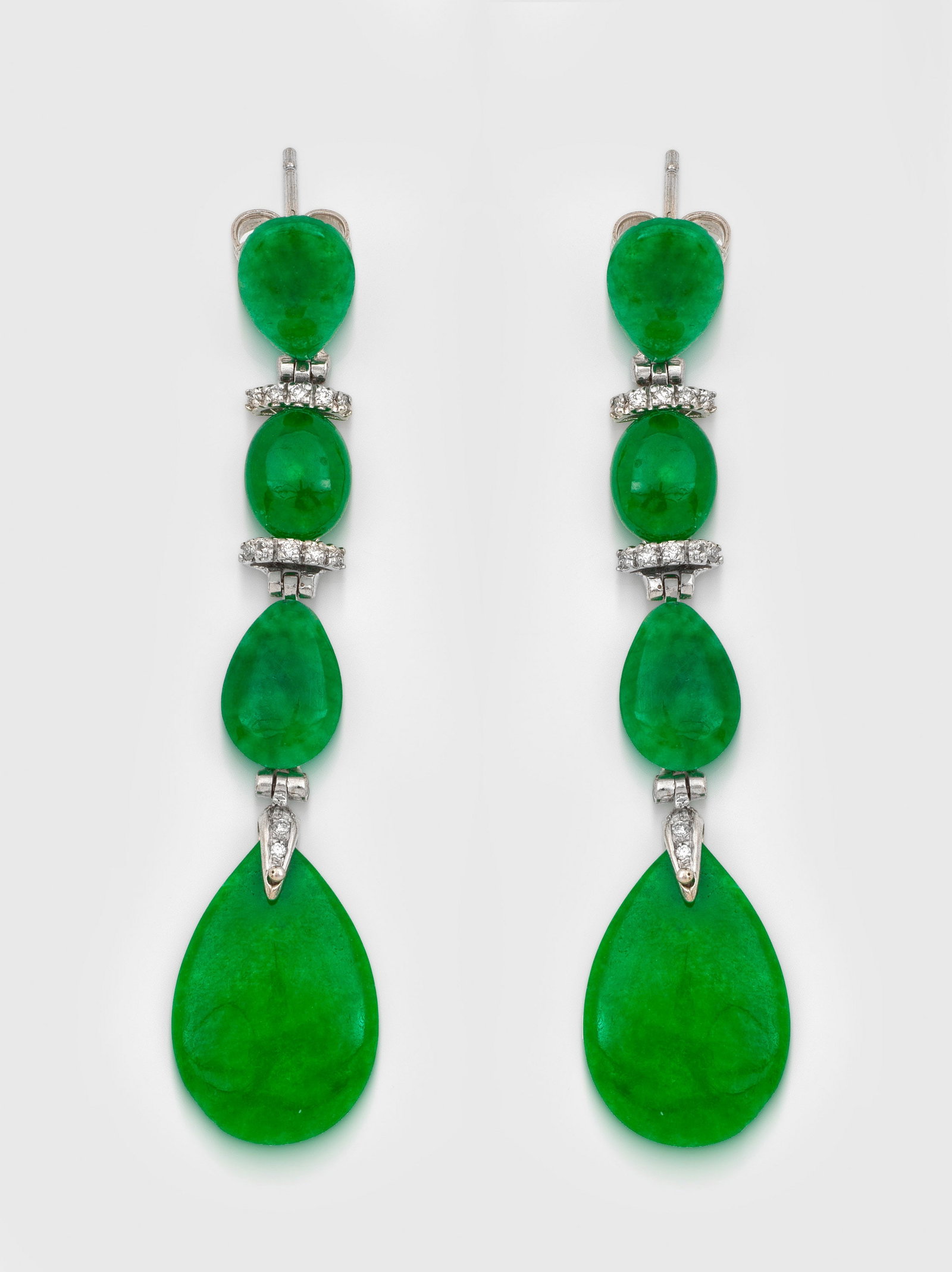 Paar dekorative Jade-Ohrgehänge (1 of 1)