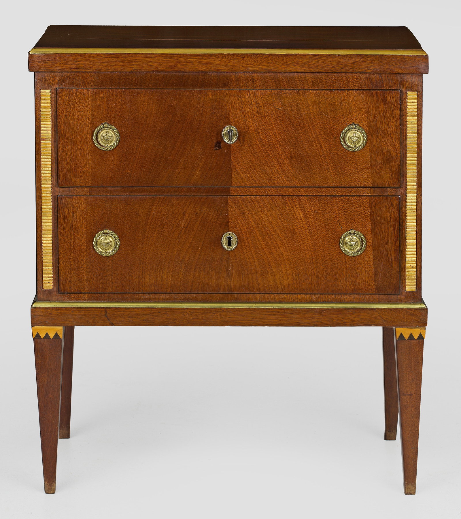 Klassizistische Pfeilerkommode (1 of 1)