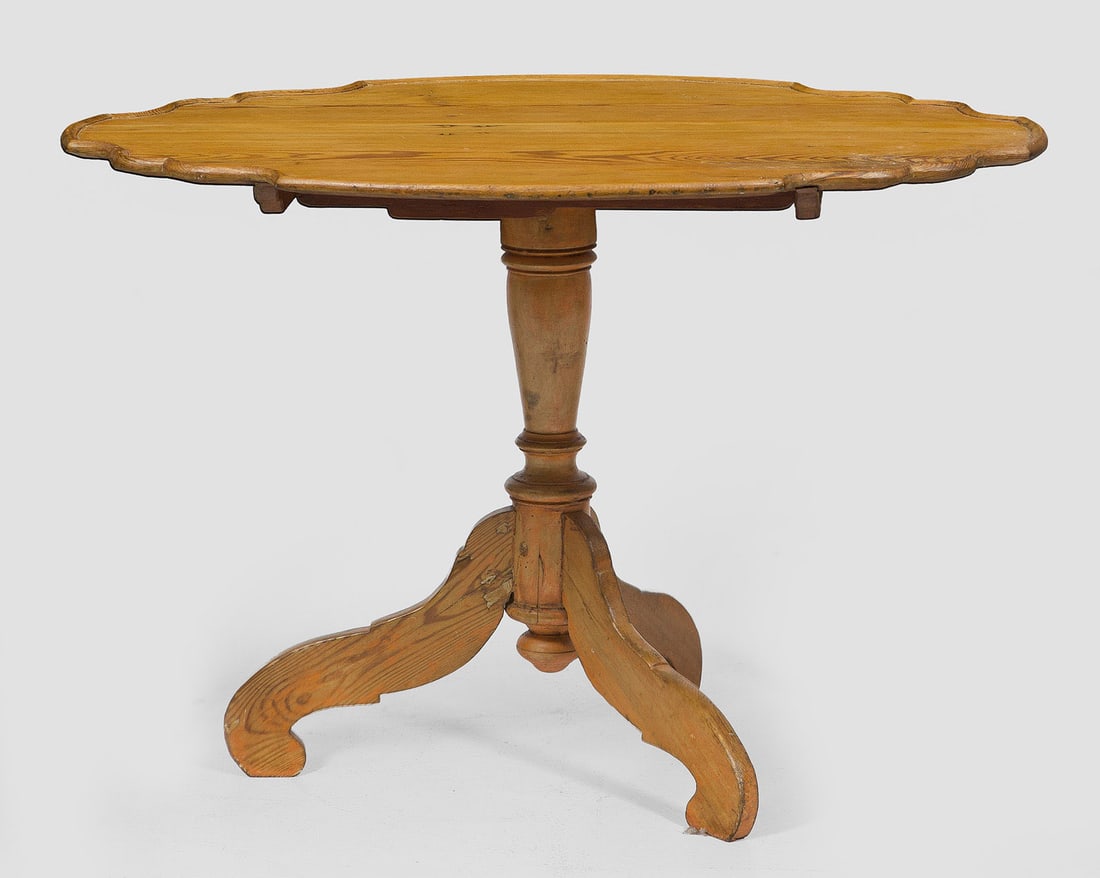 Barock-Teetisch (1 of 1)