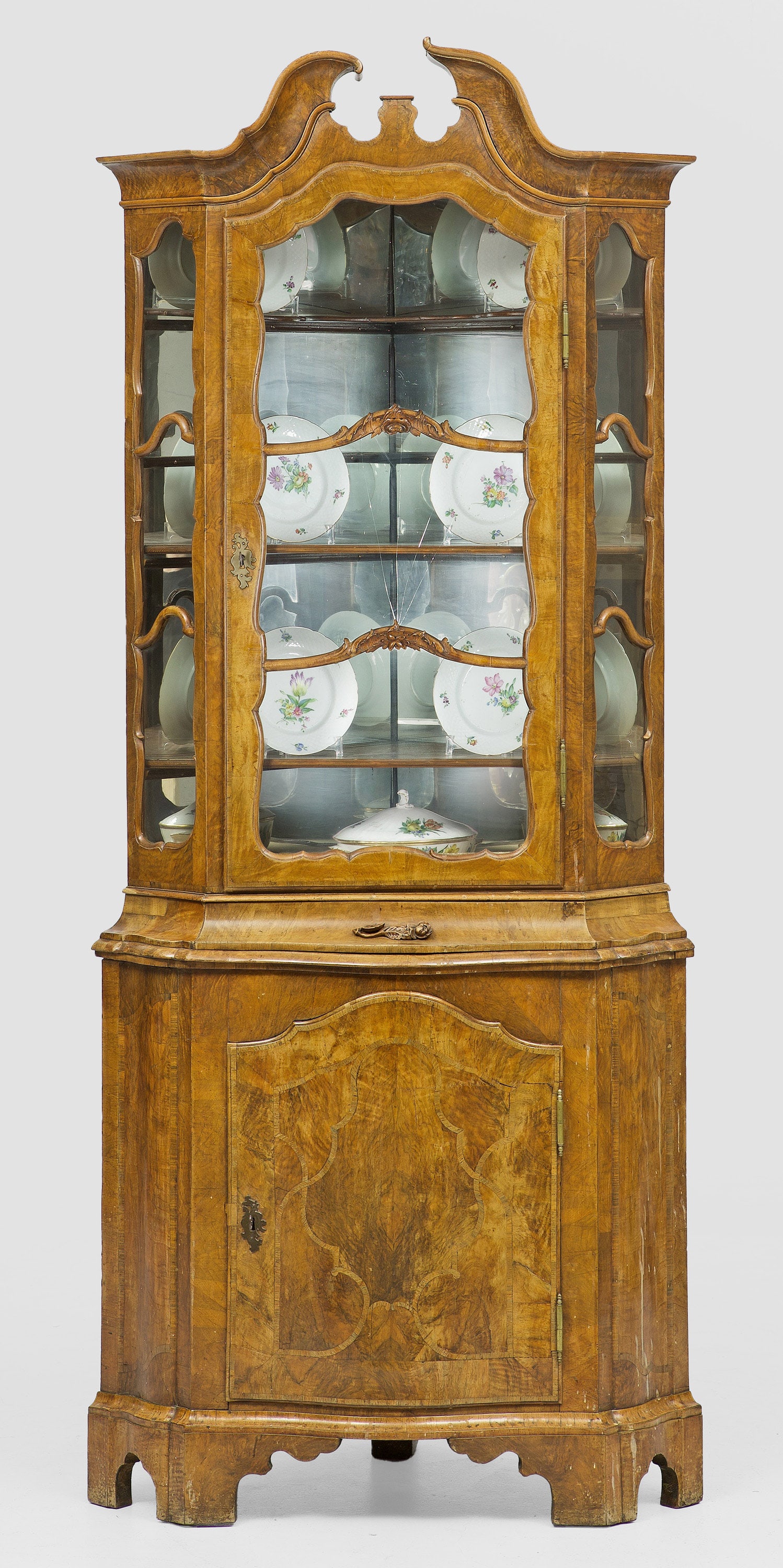 Barock-Eckvitrinenschrank (1 of 1)