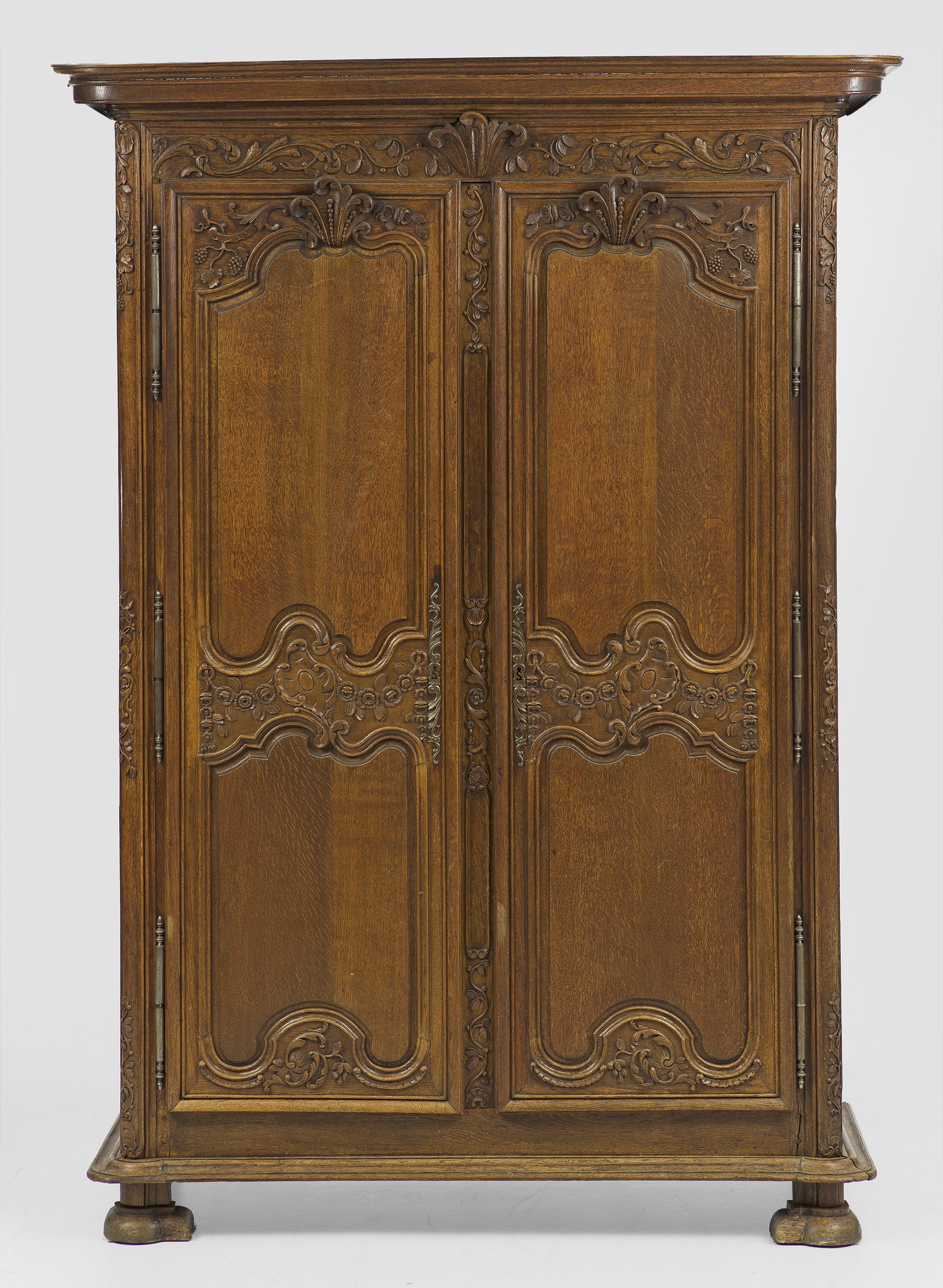 Großer Rokoko-Schrank (1 of 1)