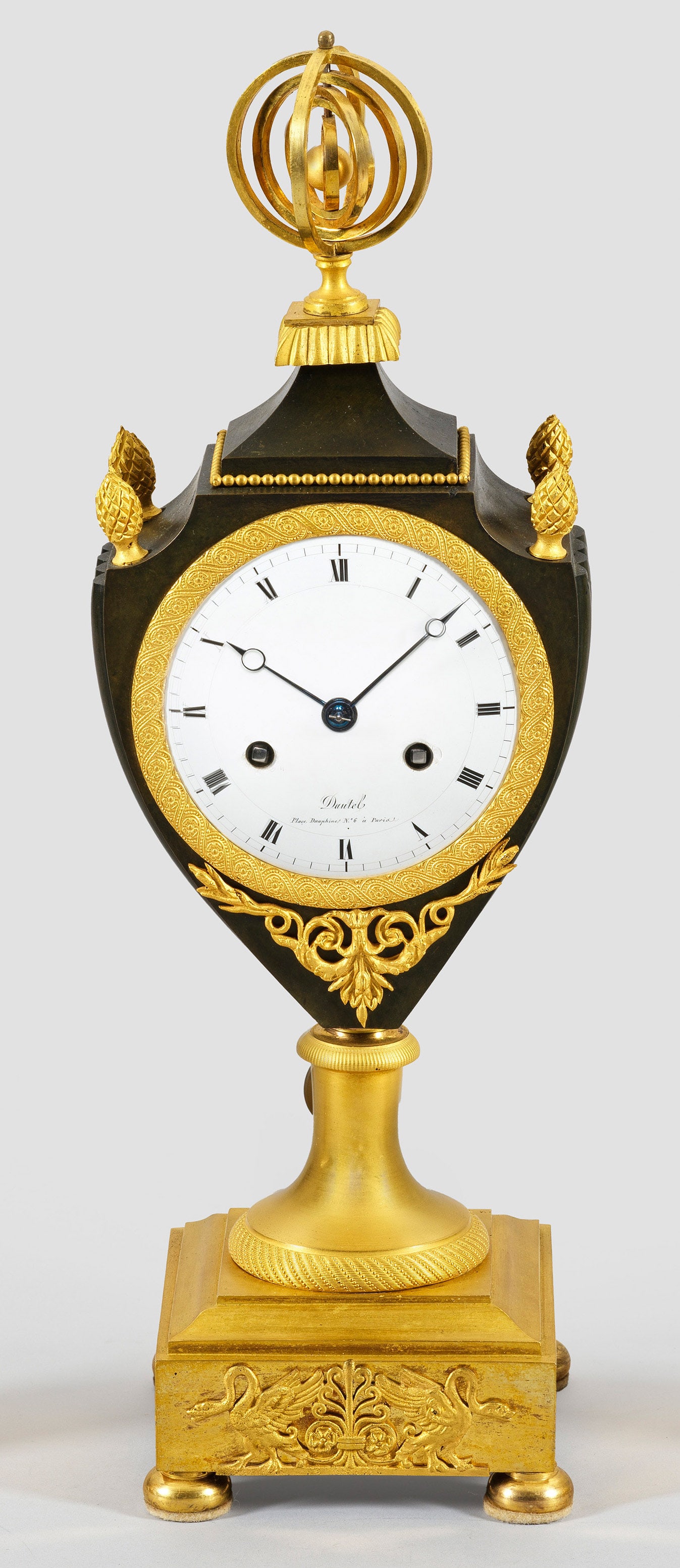 Empire-Vasenuhr (1 of 1)