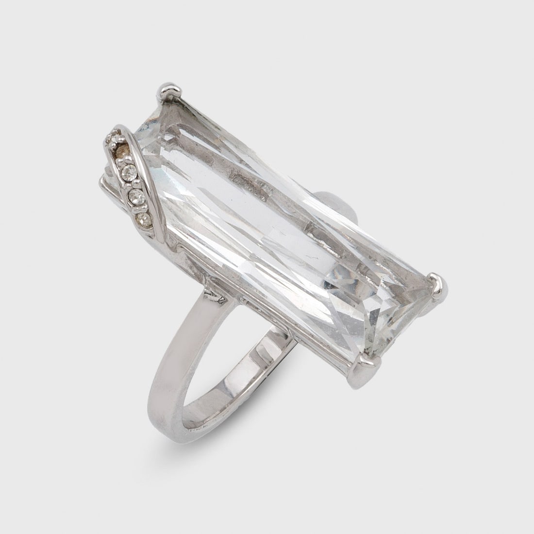 Extravaganter Swarovski-Ring (1 of 1)