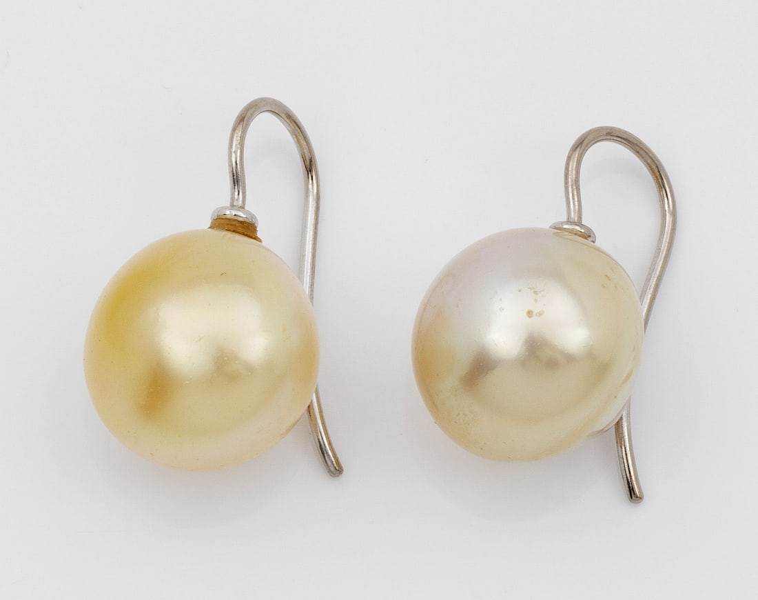 Paar Südsee-Perlohrgehänge (1 of 1)