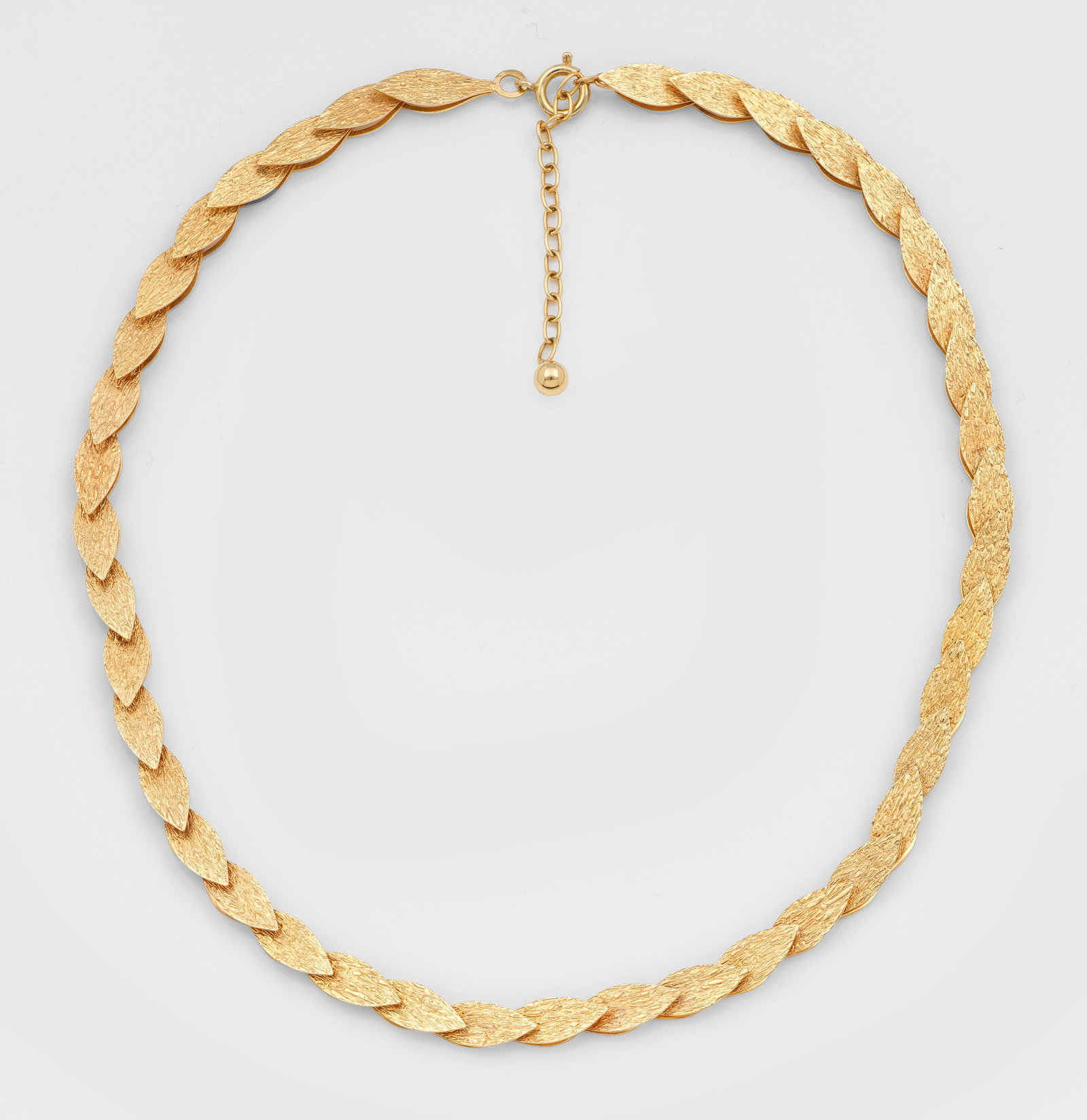 Dekoratives Gold-Collier (1 of 1)