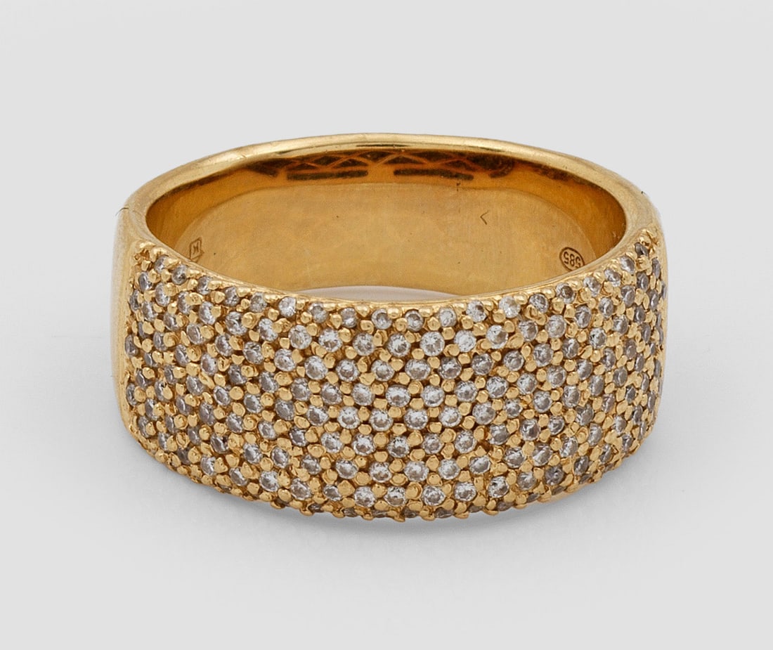 Eleganter Bandring mit Diamant-Pavé (1 of 1)