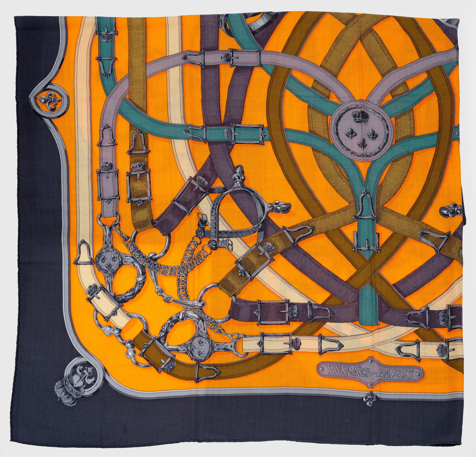 Cashmere Seiden-Schal "Cavalcadour" von HERMÈS (1 of 1)