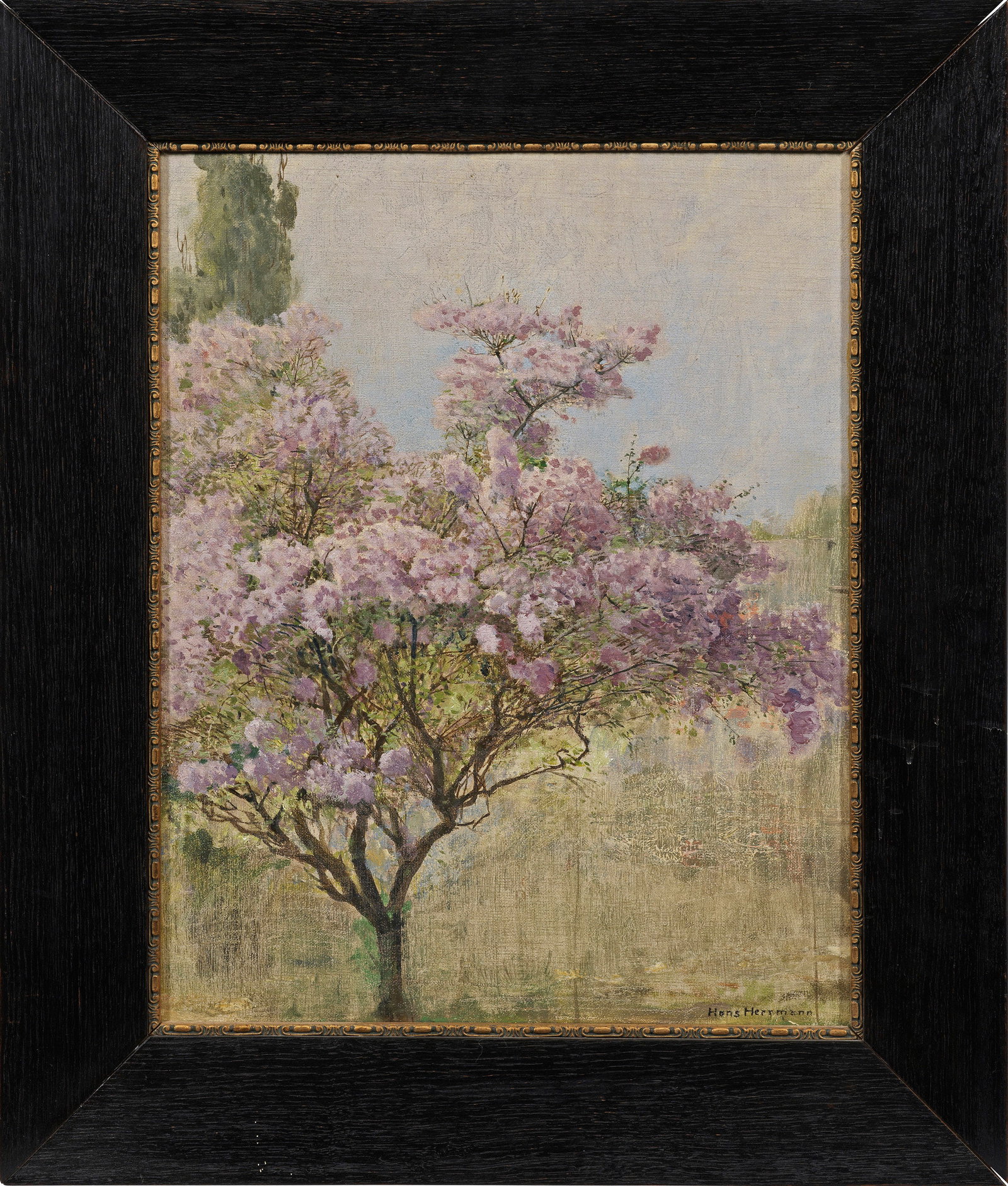 Hans Herrmann: (1858 Berlin - 1942 ebenda) Blühender Flieder In lichten Farben und lockerem, teils lasierendem Duktus gemalte Frühlingsimpression mit einem zart-violett blühenden Fliederbaum. Ausschnitthaft kompo