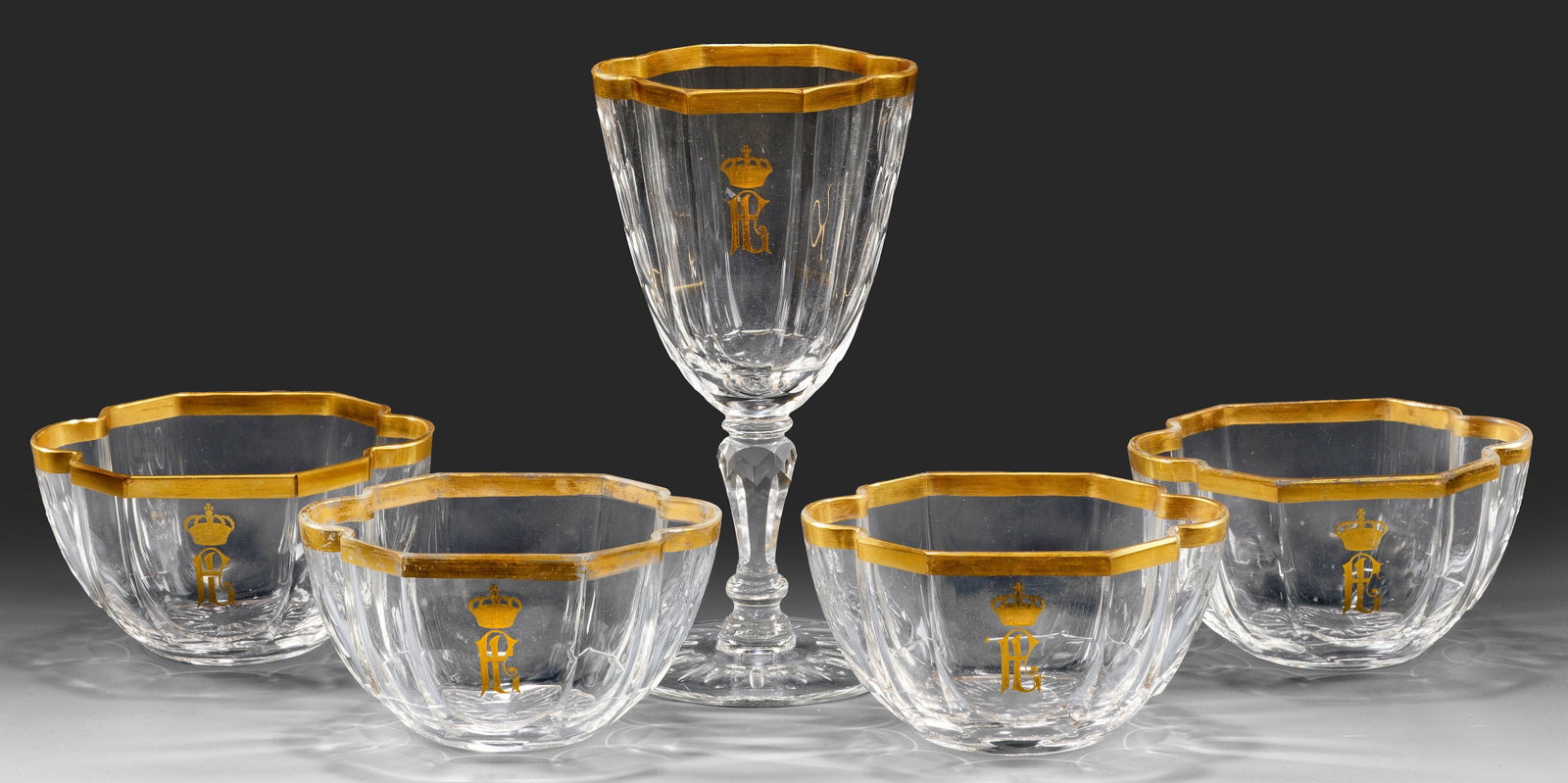 Vier Schalen und ein Pokal aus dem Besitz von Friedrich (1 of 1)