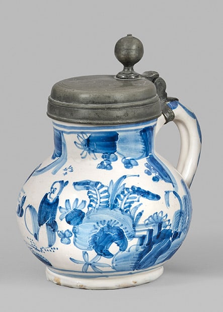 Kleiner Kugelbauchkrug mit Chinoiseriedekor (1 of 1)