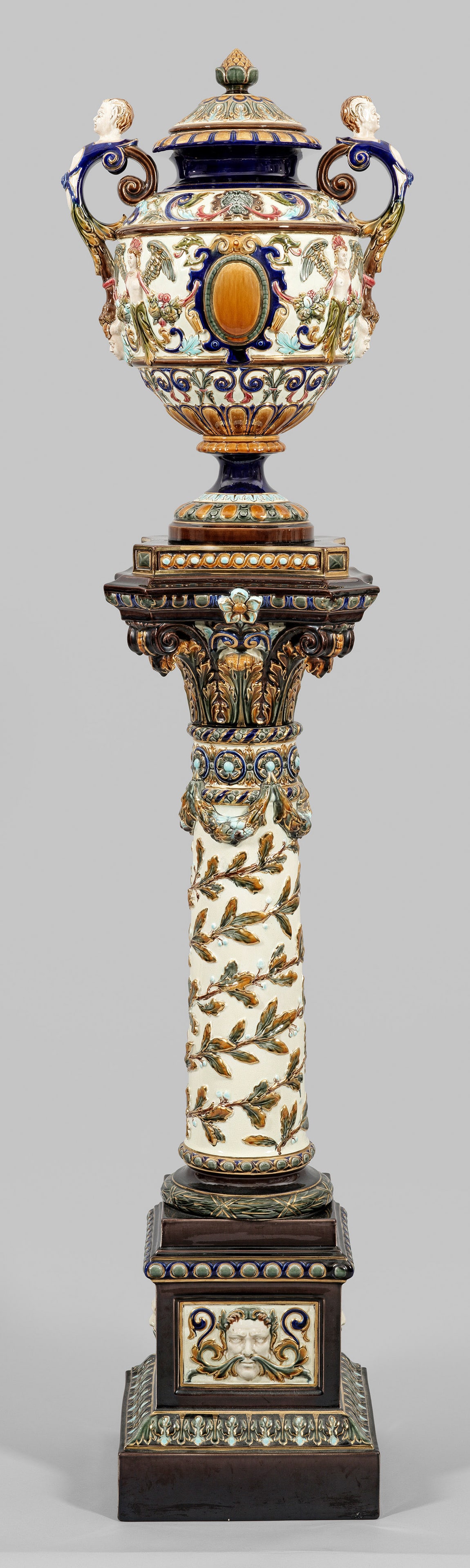 Große Belle Epoque-Vase auf Podest (1 of 1)