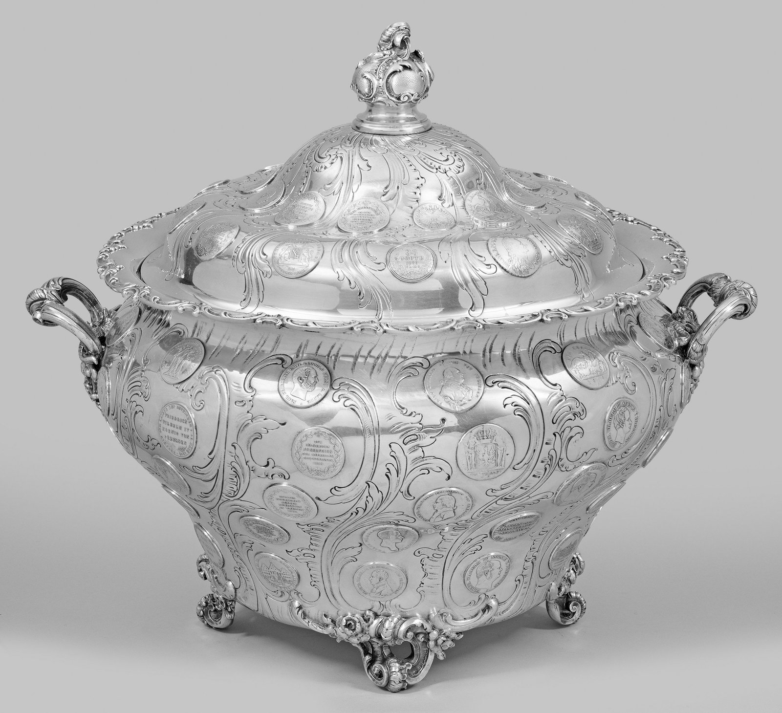 Monumentale Historismus-Münzterrine (1 of 1)