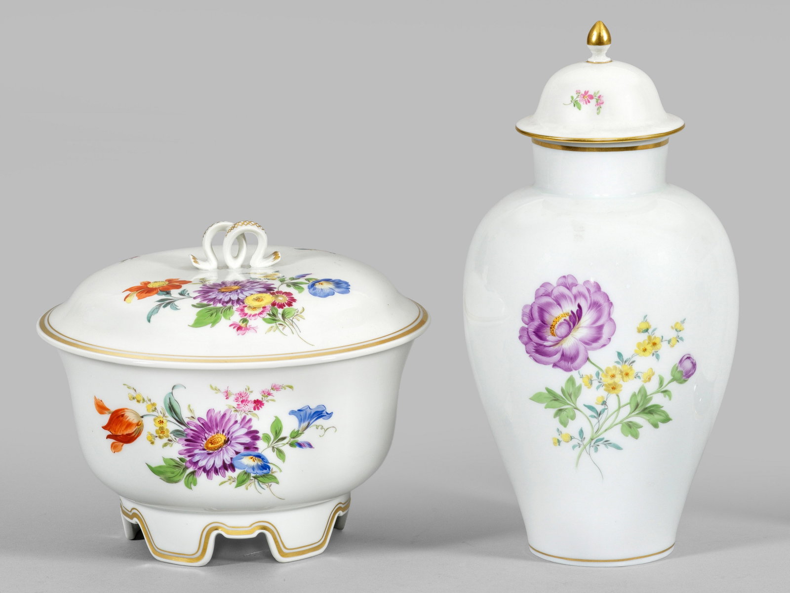 Deckelvase und Deckeldose mit Blumendekor (1 of 1)
