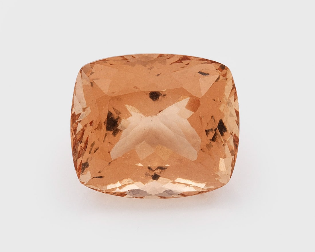 Morganit: Ungefasst. Morganit im Cushion Cut von ca. 16,32 ct.; Gew. ca. 1,97 g. Morganite approx. 16,32 ct.