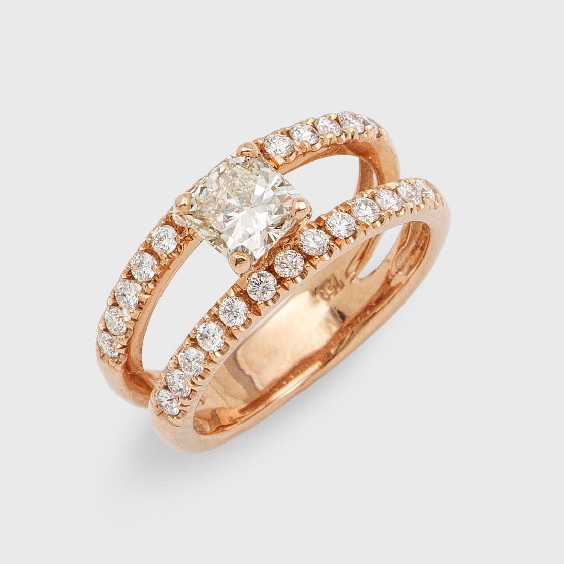 Eleganter Diamantsolitär-Ring (1 of 1)