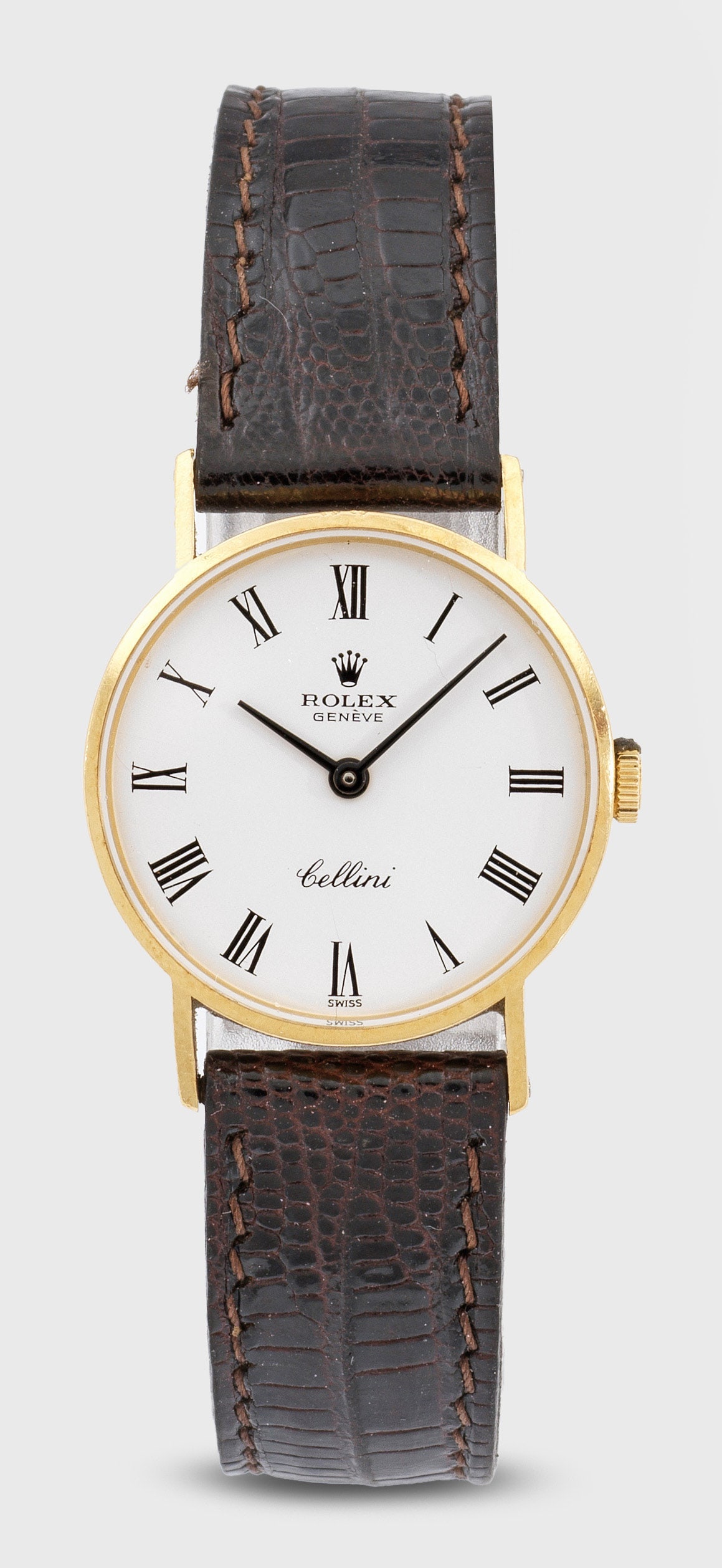 Damenarmbanduhr von Rolex-"Cellini" aus den 1990er Jahren: Gelbgold, gest. 750. Rundes Uhrengehäuse, weißes Zifferblatt mit schwarzen römischen Zahlen und gebläuten Zeigern. Braunes, geprägtes Lederarmband mit Dornenschließe. Herstellerzeichen, Ref.-Nr.