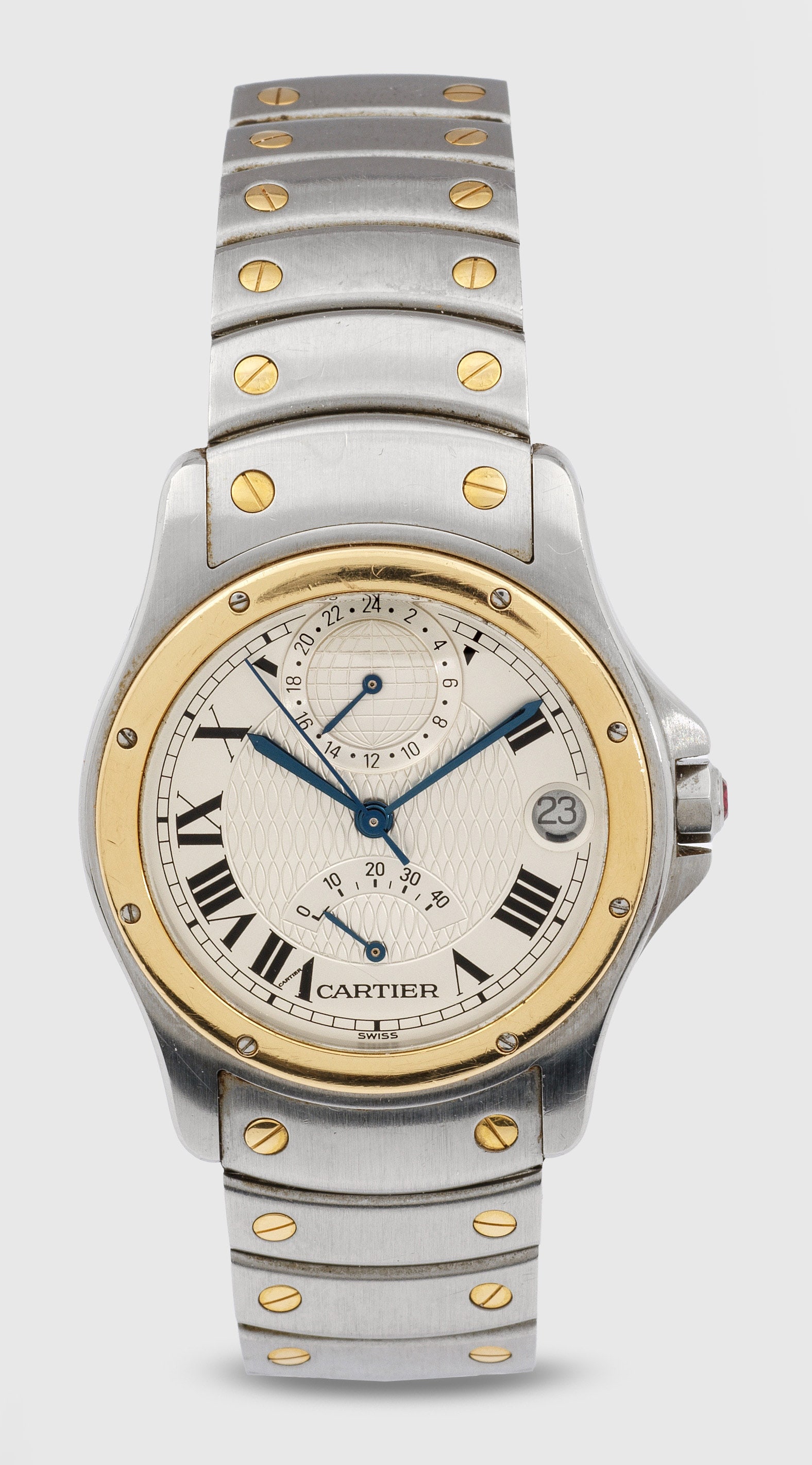 Armbanduhr von Cartier-"Santos Galbée" Jubiläumsausgabe: 1847-1997, von 2001 Stahl und Gold, 18 ct.; Rundes Uhrengehäuse mit aufgeschraubter Lunette, fein guillochiertes Zifferblatt, schwarze römische Zahlen und gebläute Zeiger, 24-Stundenanzeige, Datums