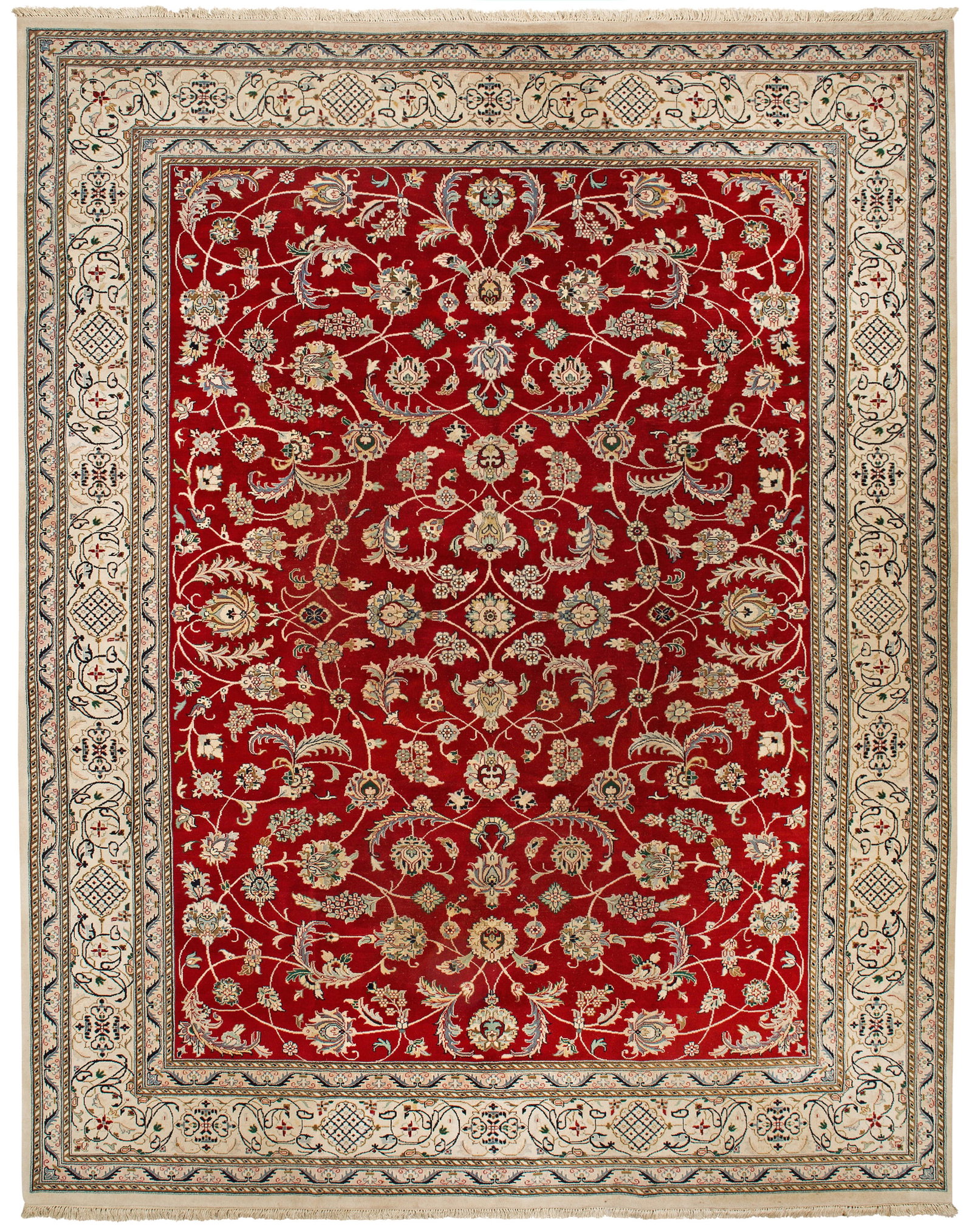 Großer Teppich mit Sarough-Muster: Wolle auf Baumwolle. Im roten Innenfeld flächendeckend durchlaufende Musterung aus arabesk angeordneten Palmettenranken. Umlaufend breite, elfenbeinfarbene, mehrteilige Bordüre. 398 cm x 300 cm. A