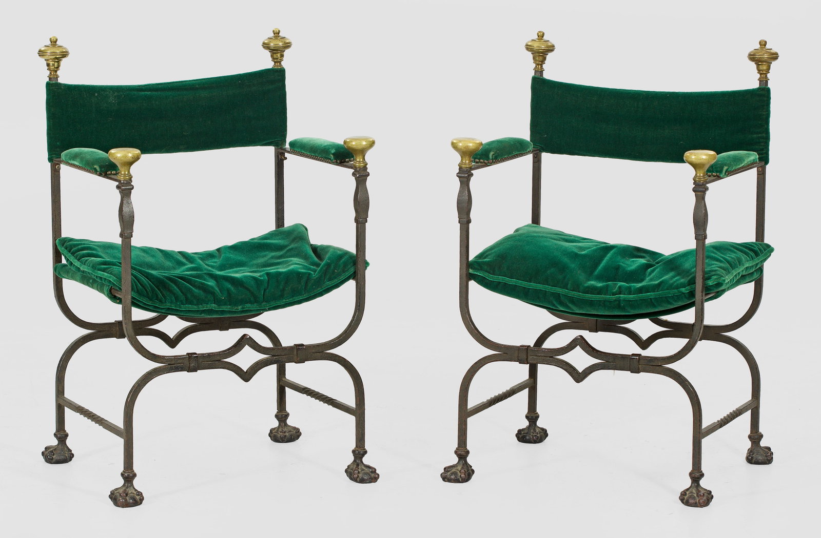 Paar Armlehnstühle im Renaissance-Stil (1 of 1)