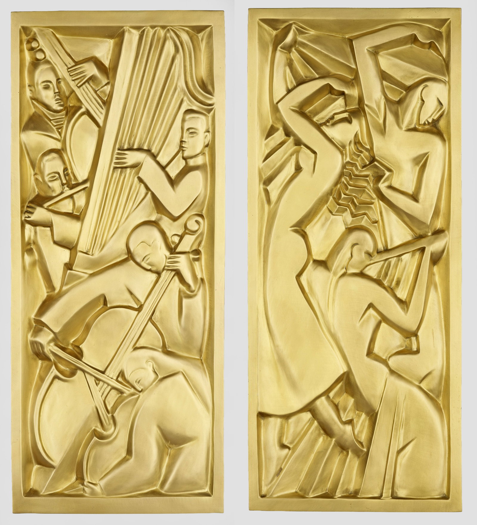Paar Reliefs im Art Déco-Stil: nach Jan und Joël Martel Bronze. Hochrechteckige Paneele mit flächendeckend reliefierter Darstellung von Tanzenden und Musizierenden als posthume, zeitgenössische Variation nach dem 1927 entstanden