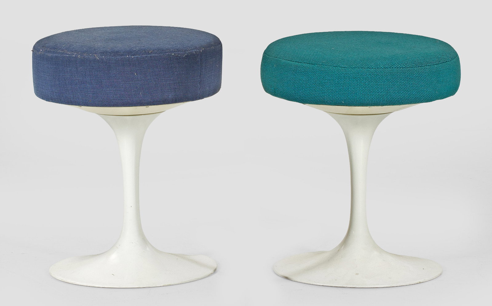 Zwei Tulip-Hocker von Eero Saarinen (1 of 1)