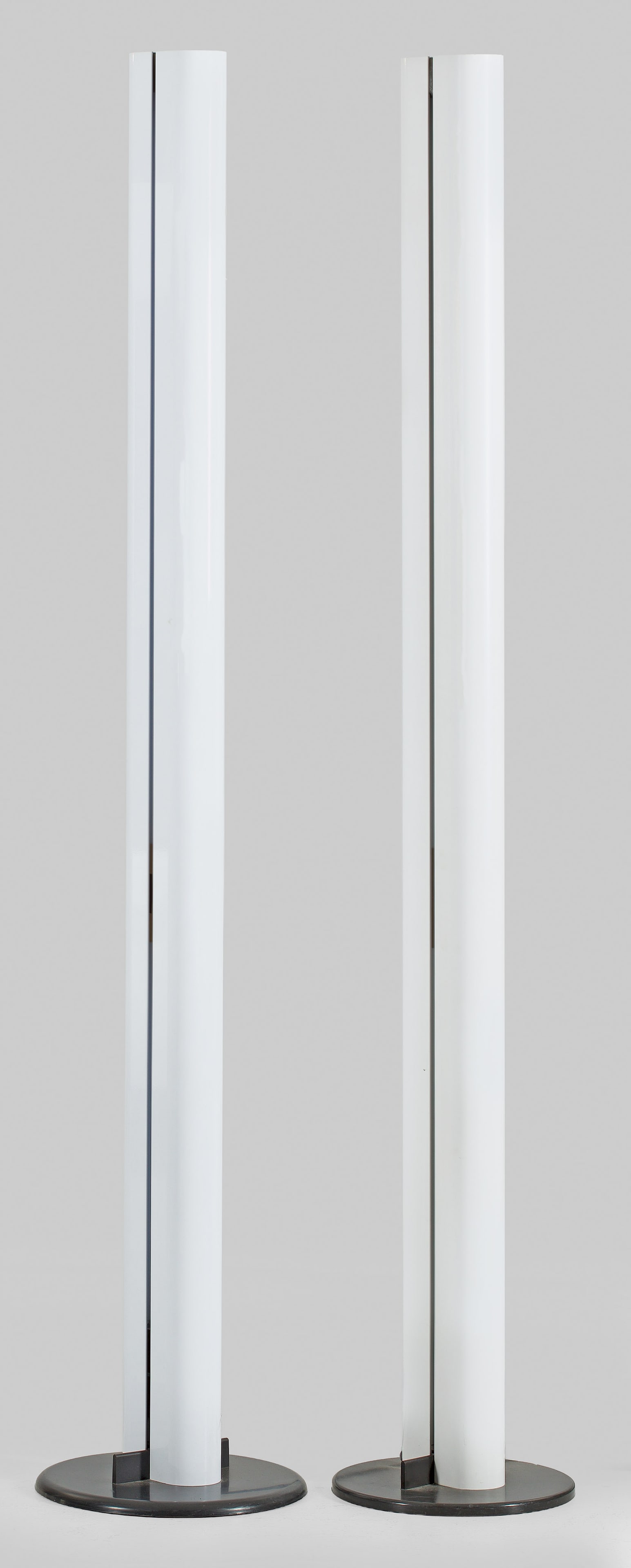 Zwei große Bodenlampen "Megaron" von Gianfranco Frattini (1 of 1)