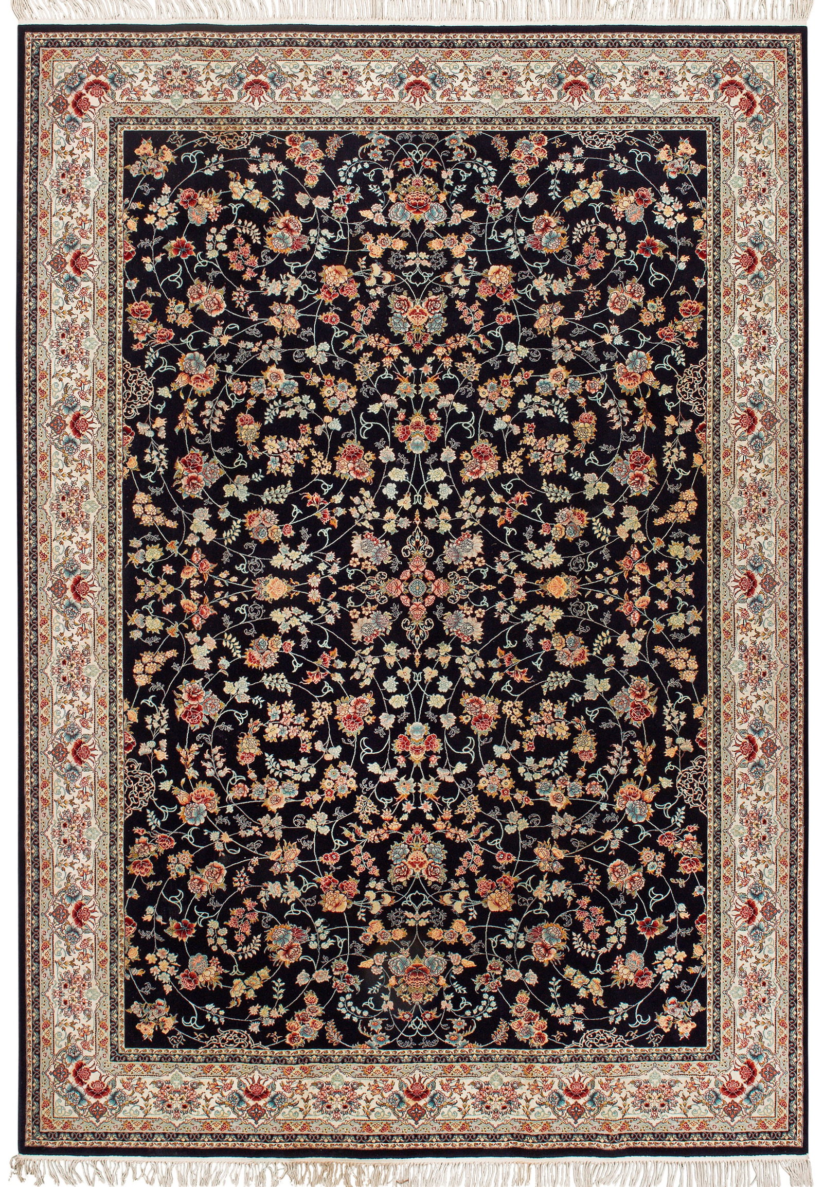 Dekorativer Teppich: Wolle auf Baumwolle. Maschinell verarbeitet. Im dunkelblauen Innenfeld flächendeckende Musterung aus üppigen Blütenranken. Umlaufend elfenbeinfarbene Bordüre. 349 cm x 247 cm. A machine made carpe