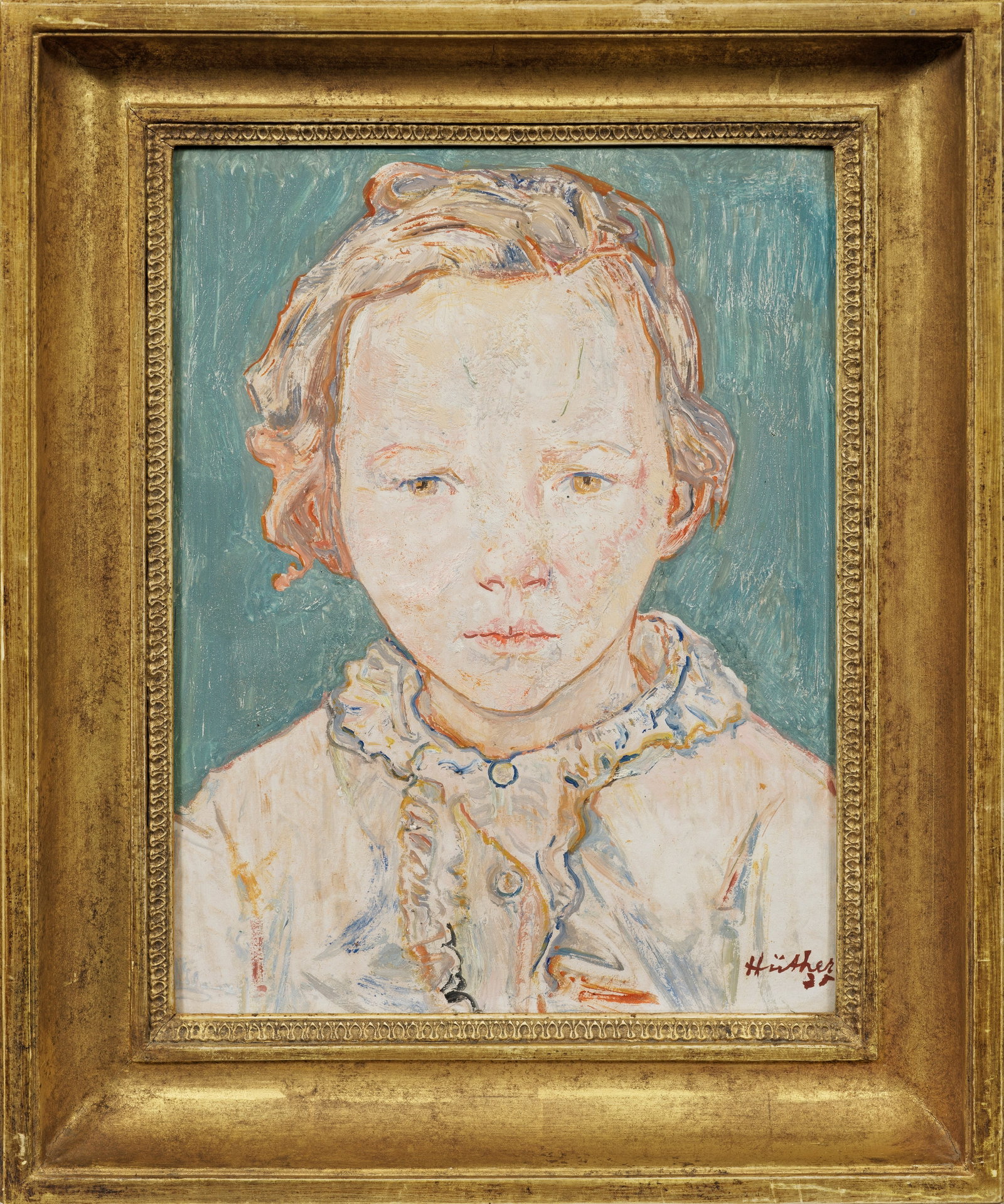 Julius Hüther: (1881 Bad Cannstatt - 1954 München) Mädchenbildnis Eindrucksvoll ruhiges und melancholisches Bildnis eines jungen Mädchens in Rüschenbluse, das ausdruckslos durch den Betrachter durchzublicken sch