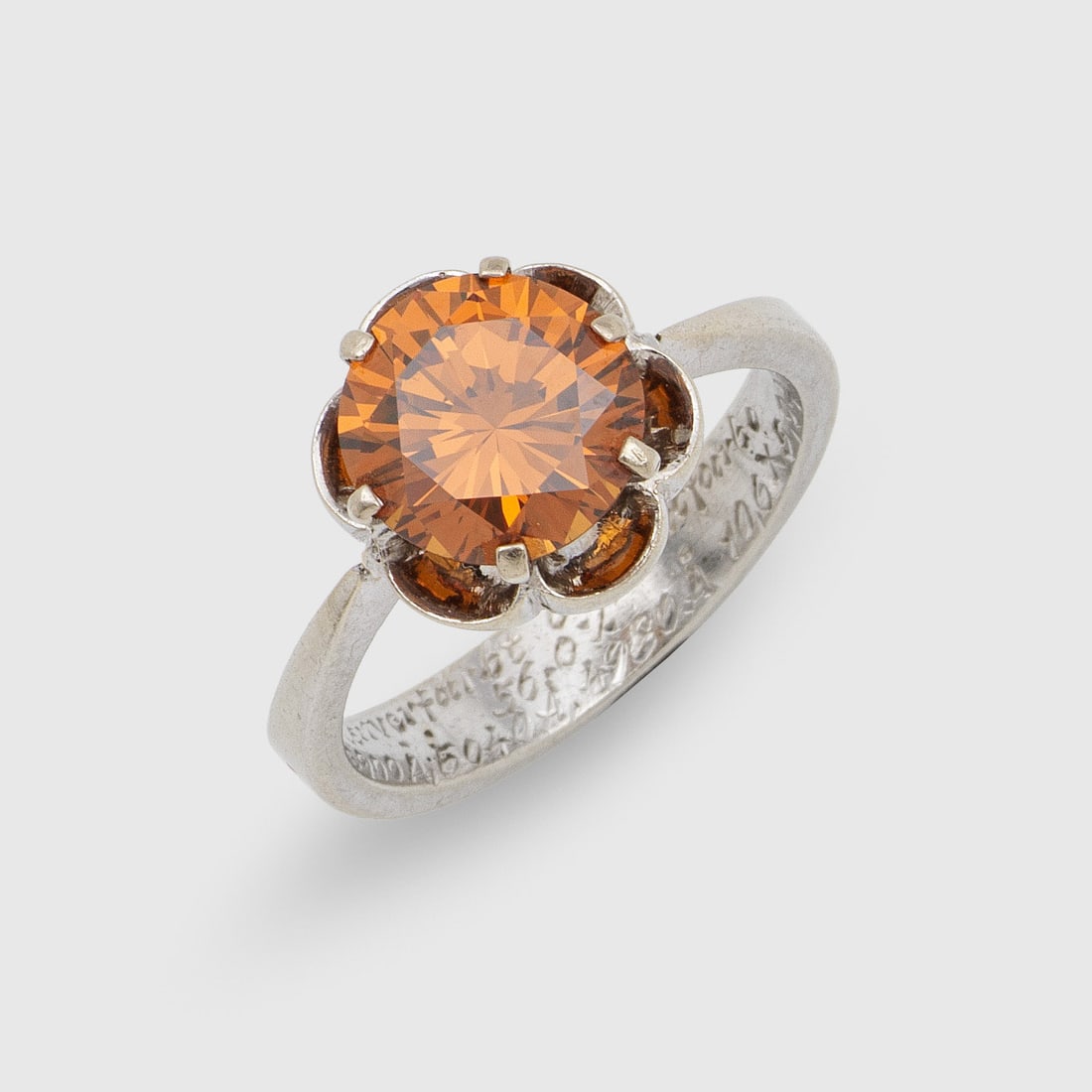 Fancy Moissanite-Solitärring (1 of 1)