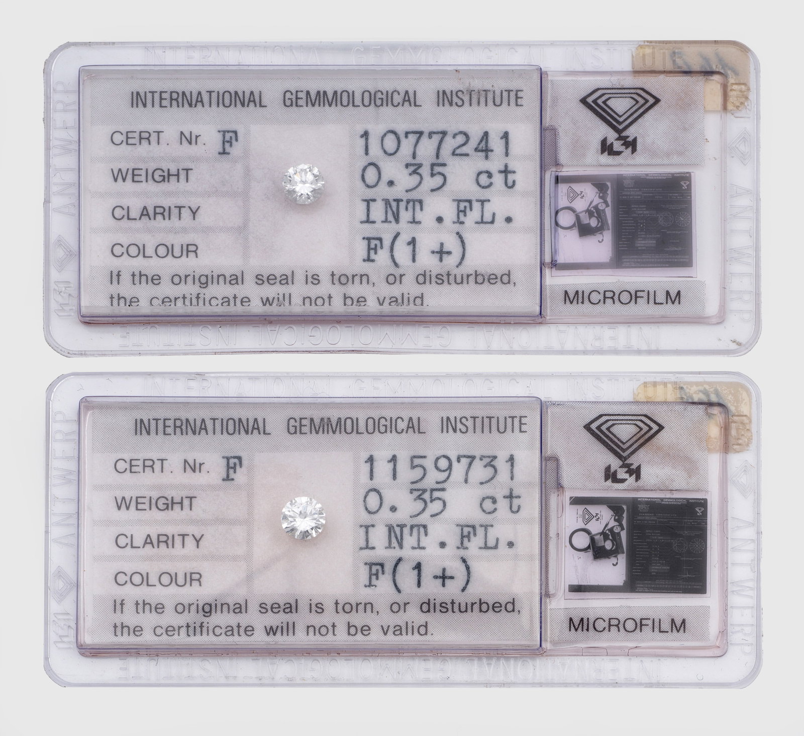 Paar hochfeine Brillantsolitäre: Ungefasste Brillanten von jeweils 0,35 ct. (if/F1+) in IGI-Box. Beiliegend IGI-Expertisen. 2 brilliant solitaires each approx. 0,35 ct. (if/F1+). Certificate and box included.
