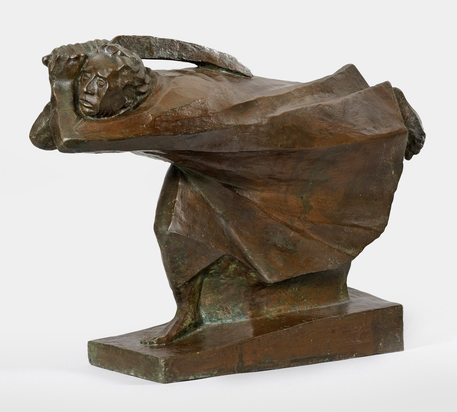 Ernst Barlach: (1870 Wedel i. Holstein - 1938 Güstrow) "Der Rächer". Originaltitel Bronze, in nuancierten, braunen und hellgrünen Tönen patiniert, 1914. Sign.; Gießerstempel "H. NOACK BERLIN". Wvz. Schult 167; 