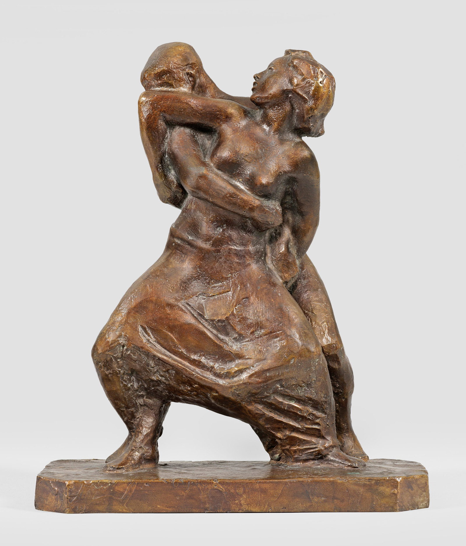 Georg Kolbe: (1877 Waldheim - 1947 Berlin) "Ringkampf" (auch betitelt "Mann und Weib, miteinander ringend") Bronze, dunkelbraun patiniert, 1913. Auf der Plinthe mit dem Monogramm sowie verso mit dem Gießerstempel