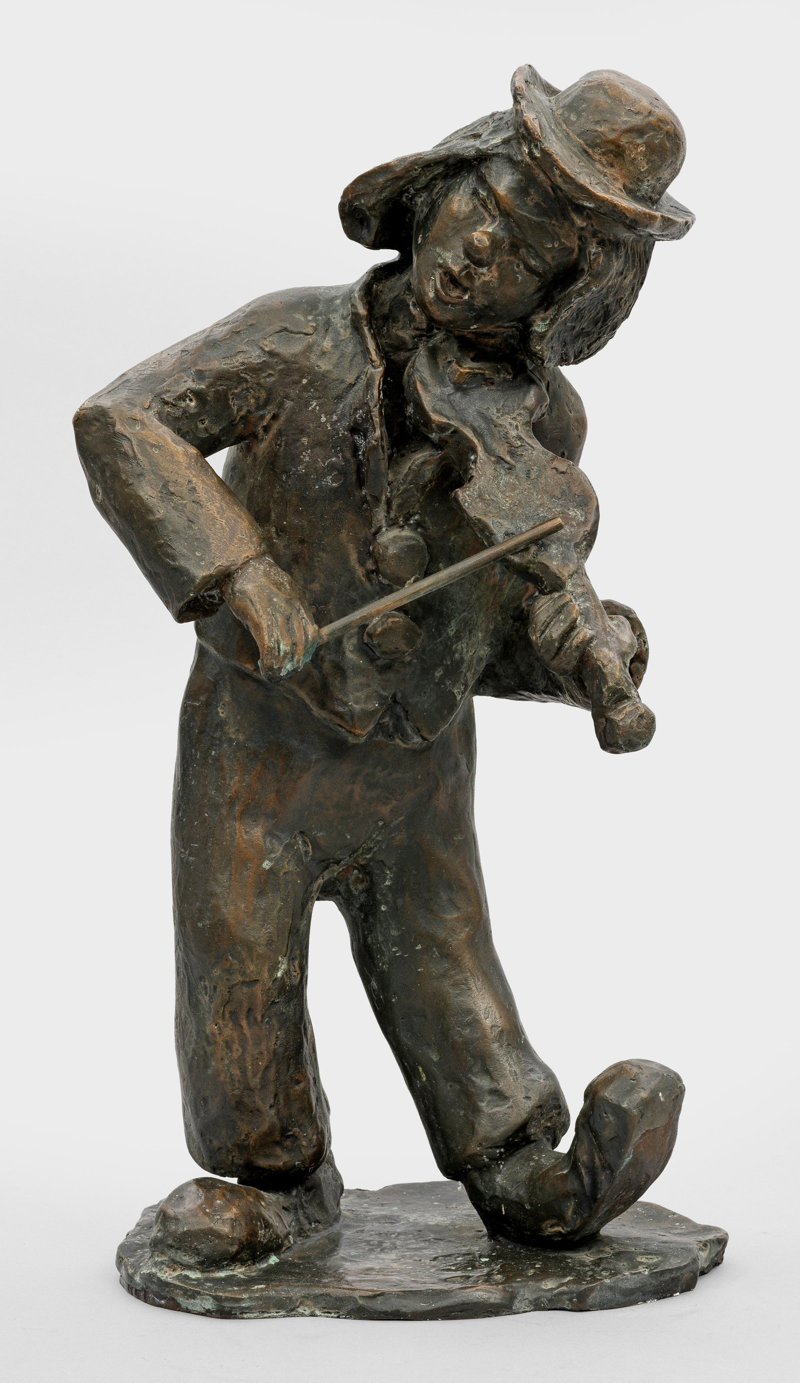 Kurt Moser: (1926 Regensburg - 1982 München) "Clown". Originaltitel Bronze, dunkelbraun patiniert, 1974. Monogr.; Gießerstempel "GUSS STREHLE". Wvz.-Nr. 170. Der an der Münchener Akademie ausgebildete Künstle