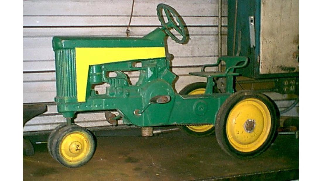 John Deere 130 Pedal Tractor (1 of 1)
