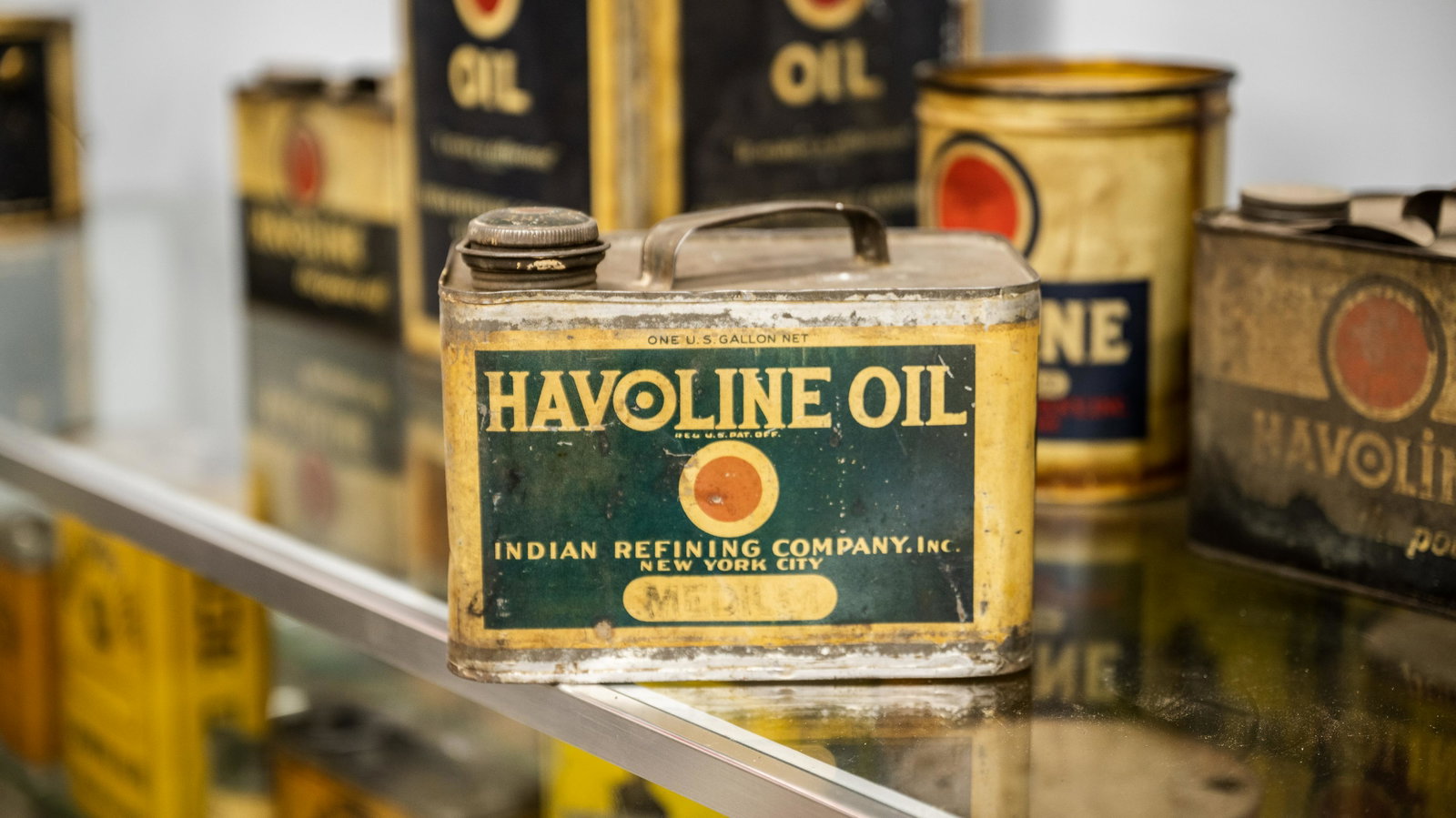Havoline Motor Oil 1-Gallon Oil Can: Lot G95 - Havoline Motor Oil 1-Gallon Oil Can HIGHLIGHTS Original* Medium Grade Oil "It makes a difference." Indian Refining Company, Inc. New York City Location: Bowtie Room *A designation of "Origin