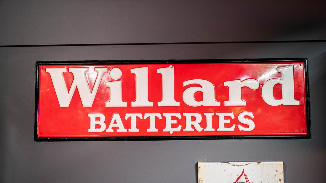 1959 Willard Batteries Single-Sided Tin Sign (1 of 8)
