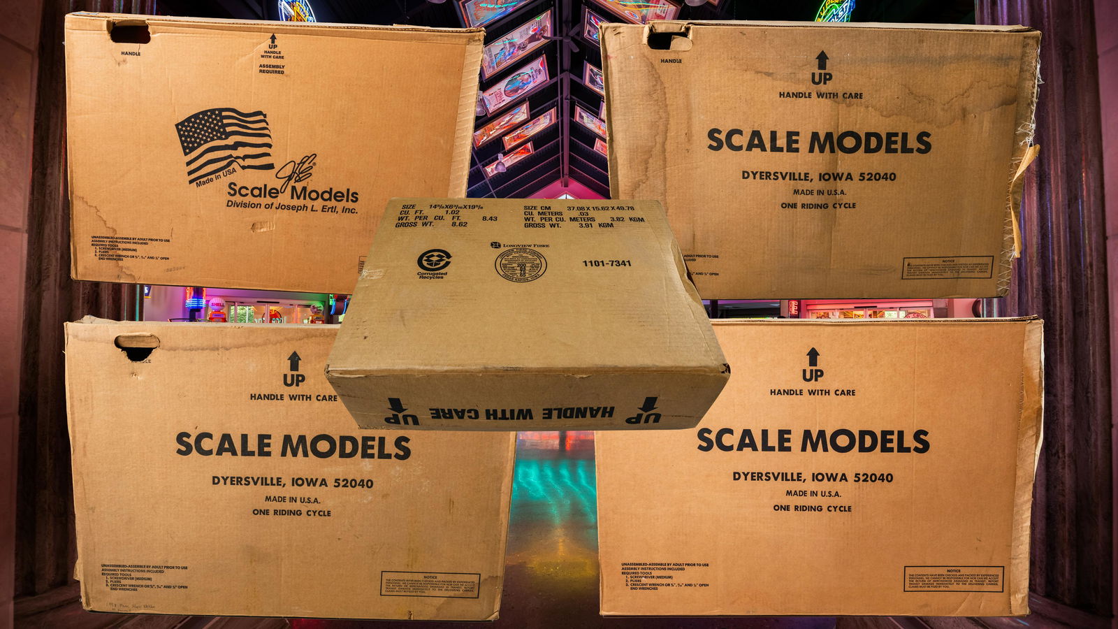 Ertl Farmall Wagon and Pedal Tractors (1 of 13)