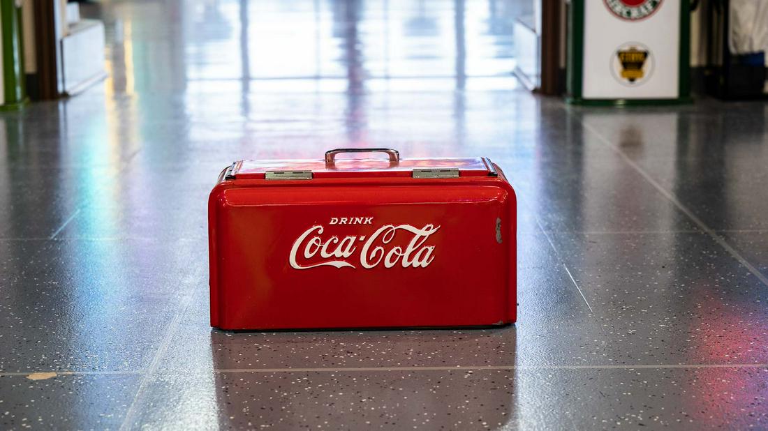 Coca-Cola Cooler (1 of 5)