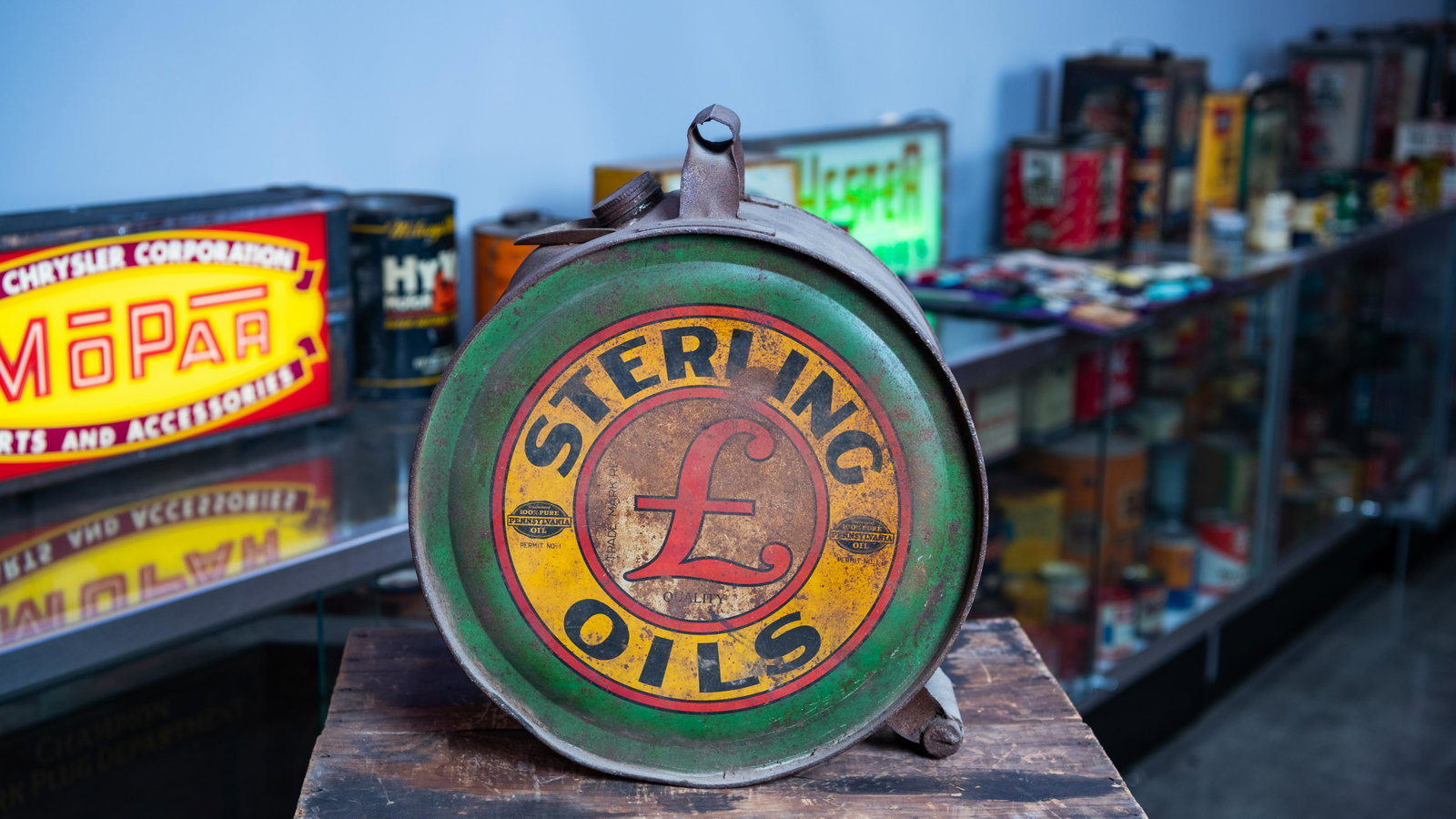 Sterling Oils Rocker Oil Can: Lot T57 - Sterling Oils Rocker Oil Can HIGHLIGHTS Original* 100% Pure Pennsylvania Oil St. Louis Can Co. Location: Bowtie Room Dimensions(in): 14x17x9 *A designation of "Original" means that this piec
