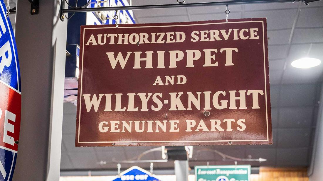 Whippet and Willys-Knight Double-Sided Porcelain Sign (1 of 11)